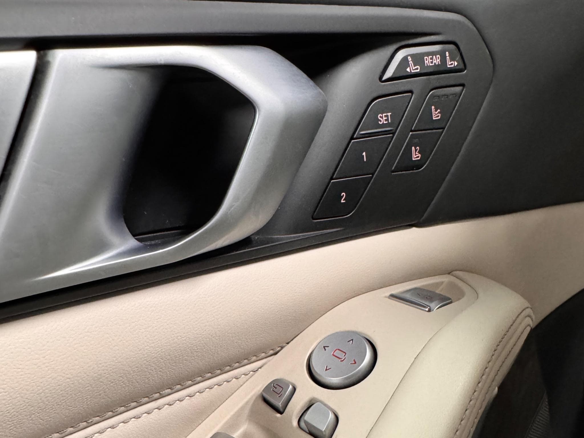 BMW X7 Pure Excellence | BMW Warranty 02/2028 (2019) - Photo 12