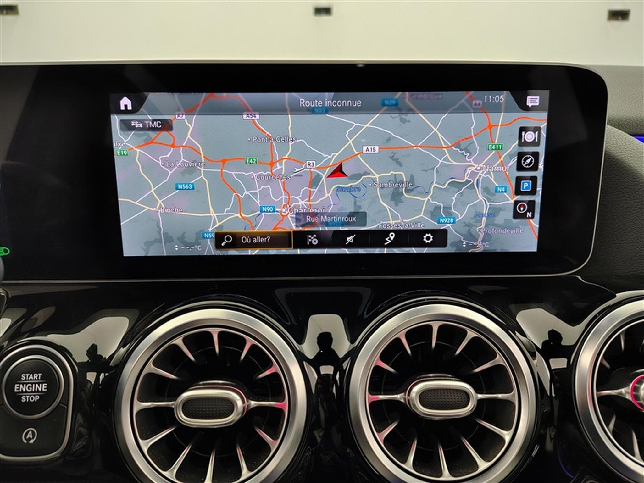 Mercedes B 180 d AUTO AMG Line CUIR / NAVI / TOIT PANO /FULL LED /... (2020) - Photo 11