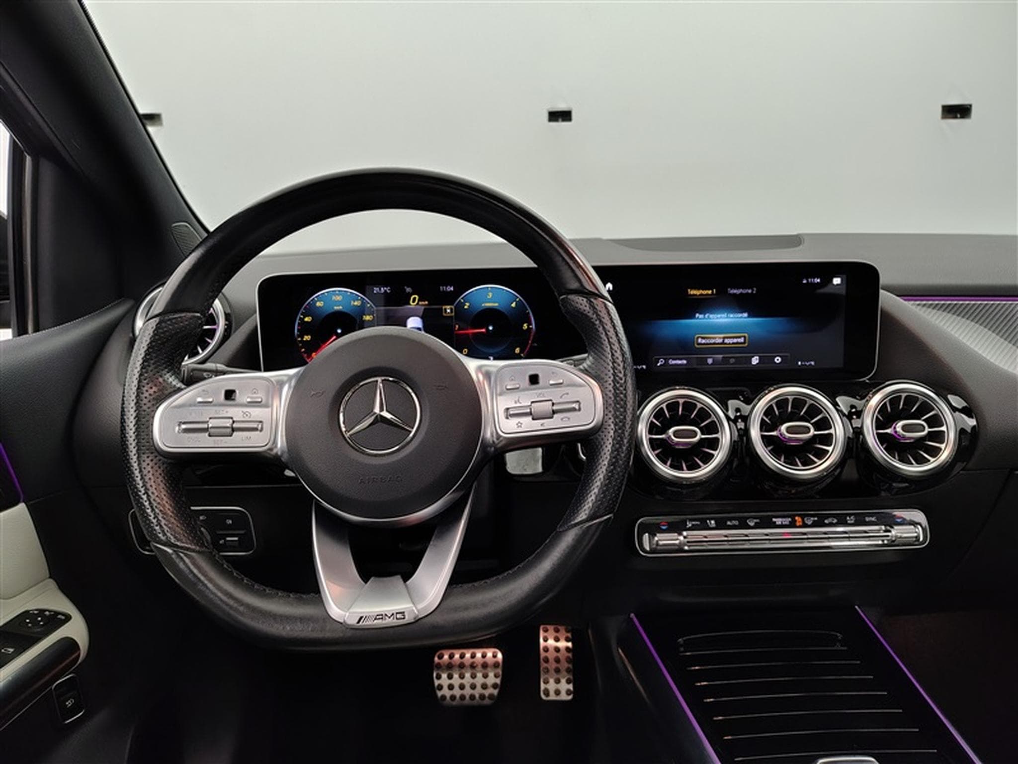 Mercedes B 180 d AUTO AMG Line CUIR / NAVI / TOIT PANO /FULL LED /... (2020) - Photo 9