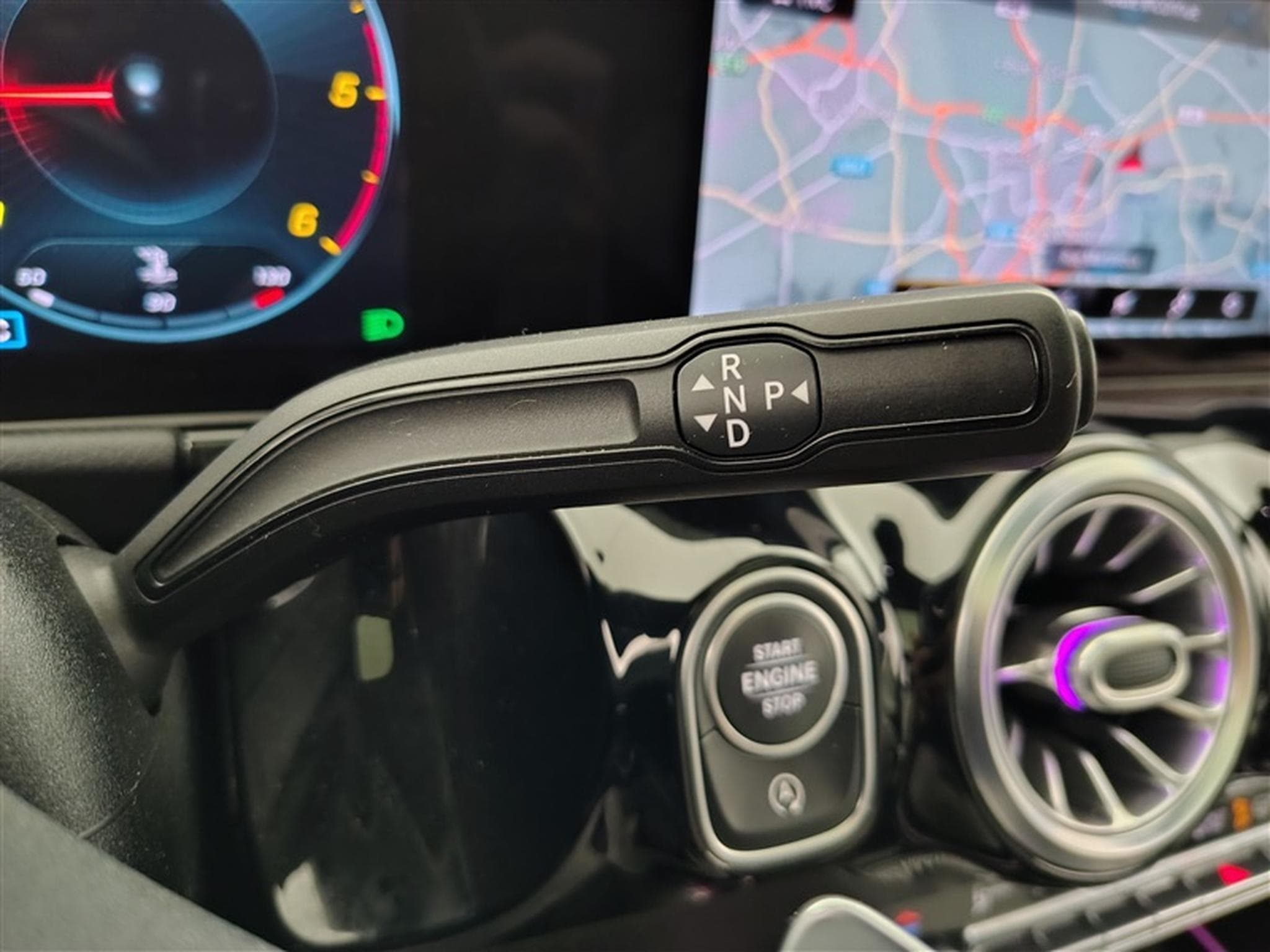 Mercedes B 180 d AUTO AMG Line CUIR / NAVI / TOIT PANO /FULL LED /... (2020) - Photo 12