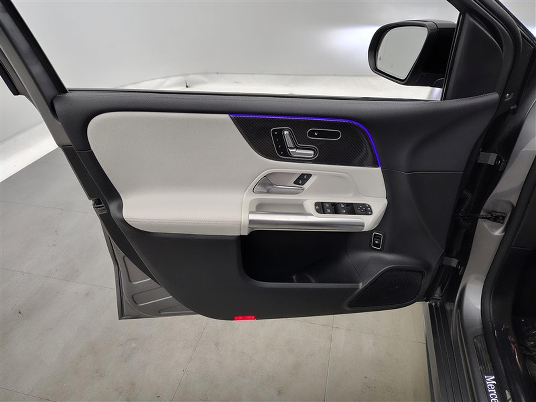 Mercedes B 180 d AUTO AMG Line CUIR / NAVI / TOIT PANO /FULL LED /... (2020) - Photo 17