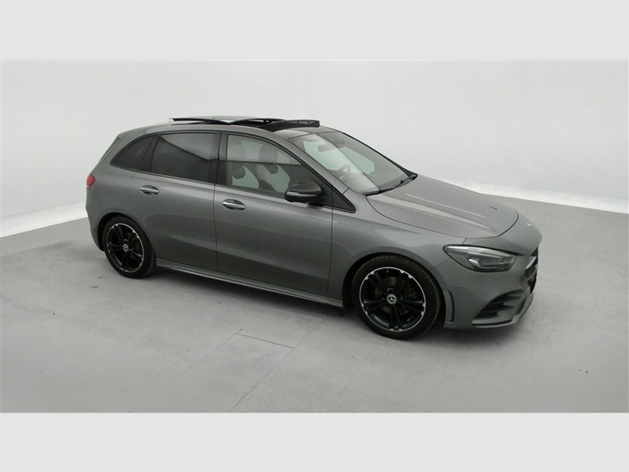 Mercedes B 180 d AUTO AMG Line CUIR / NAVI / TOIT PANO /FULL LED /... (2020) - Photo 25
