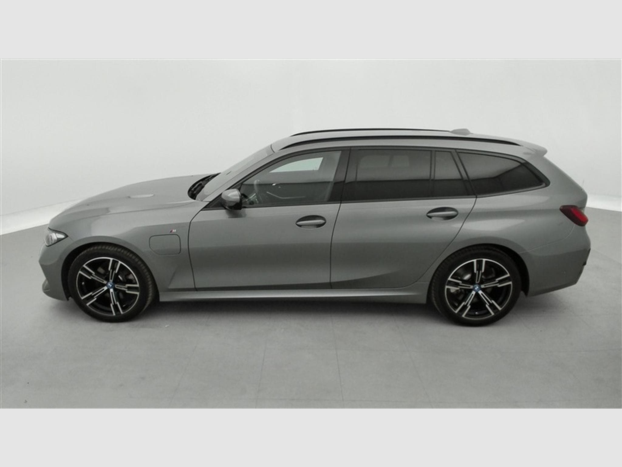 BMW 320 Touring 320eAS PHEV M-SPORT/S-CUIR/NAVI/FULL LED/JA18 (2023) - Photo 3