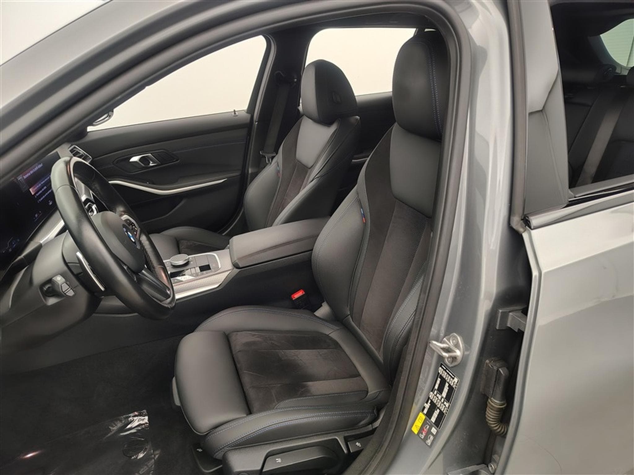 BMW 320 Touring 320eAS PHEV M-SPORT/S-CUIR/NAVI/FULL LED/JA18 (2023) - Photo 7