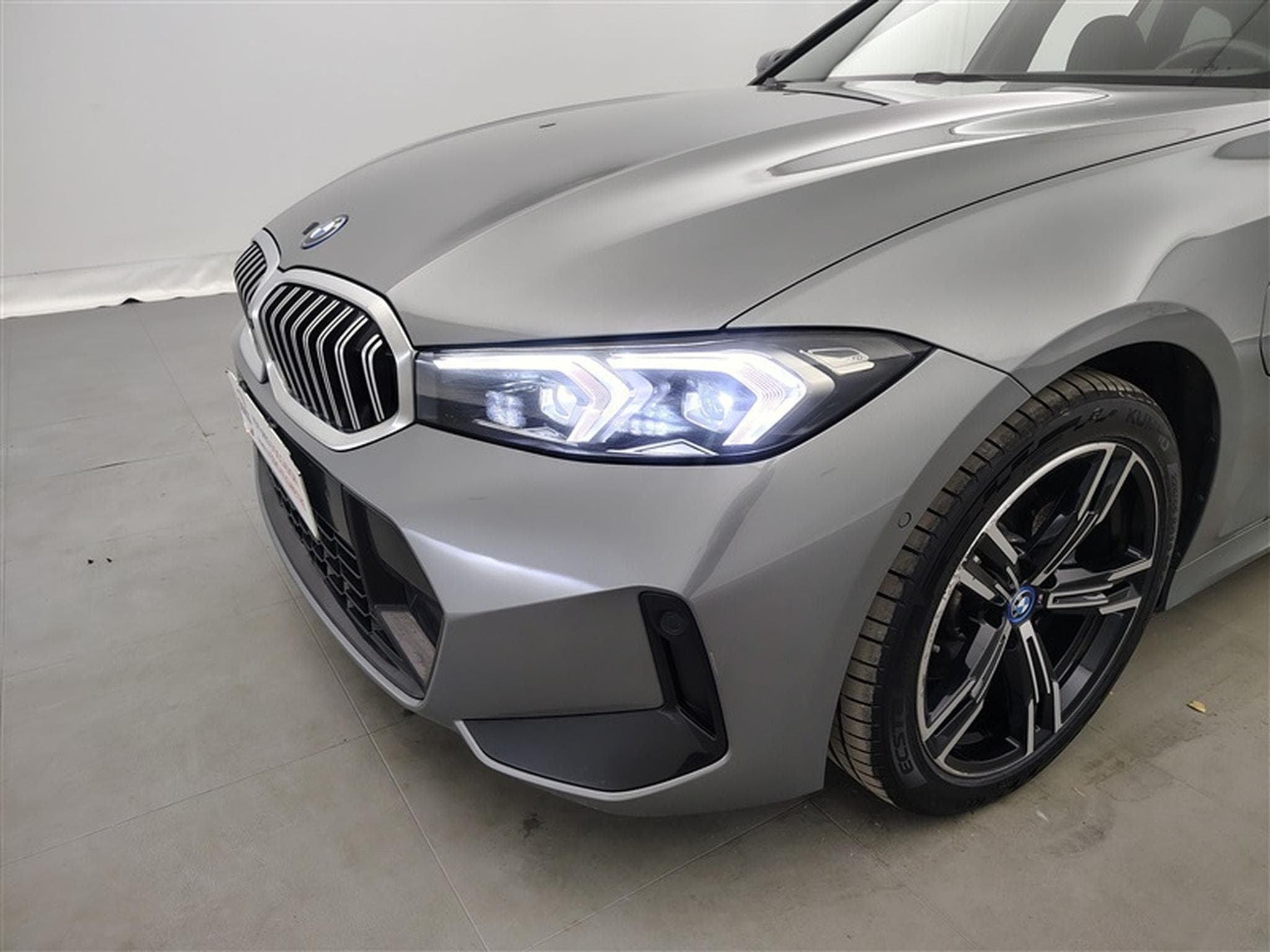 BMW 320 Touring 320eAS PHEV M-SPORT/S-CUIR/NAVI/FULL LED/JA18 (2023) - Photo 15