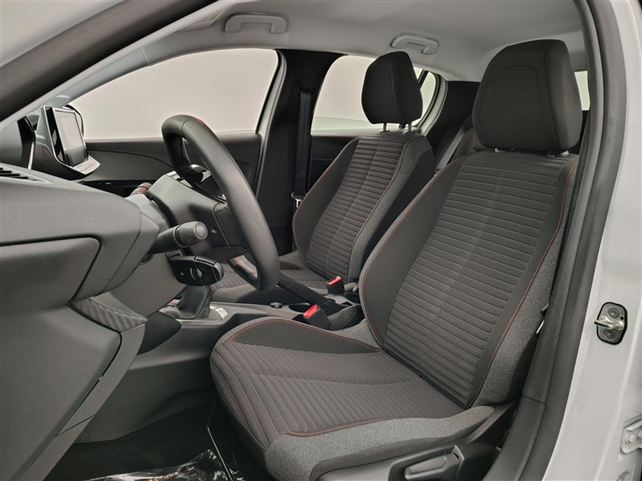 Peugeot 208 1.2i PureTech Active Pack CARPLAY / FULL LED / PDC AR / JA16 (2023) - Photo 7