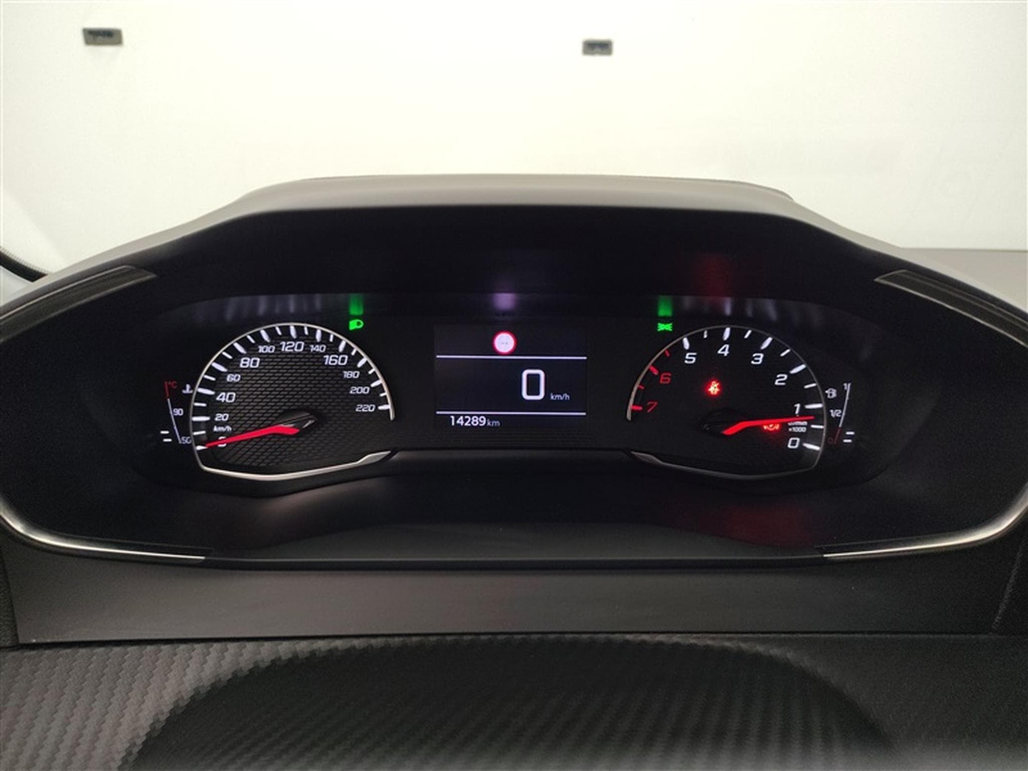 Peugeot 208 1.2i PureTech Active Pack CARPLAY / FULL LED / PDC AR / JA16 (2023) - Photo 10