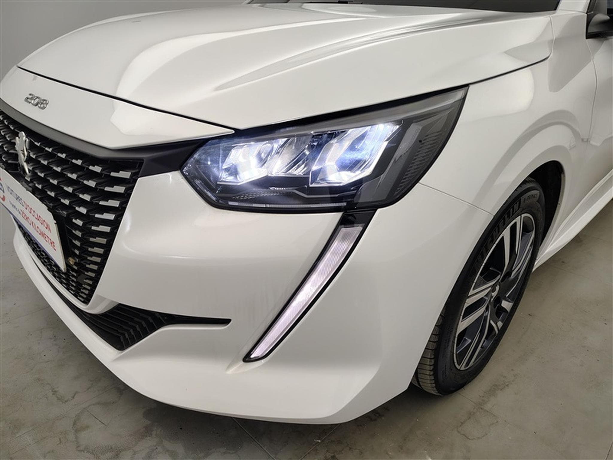 Peugeot 208 1.2i PureTech Active Pack CARPLAY / FULL LED / PDC AR / JA16 (2023) - Photo 15