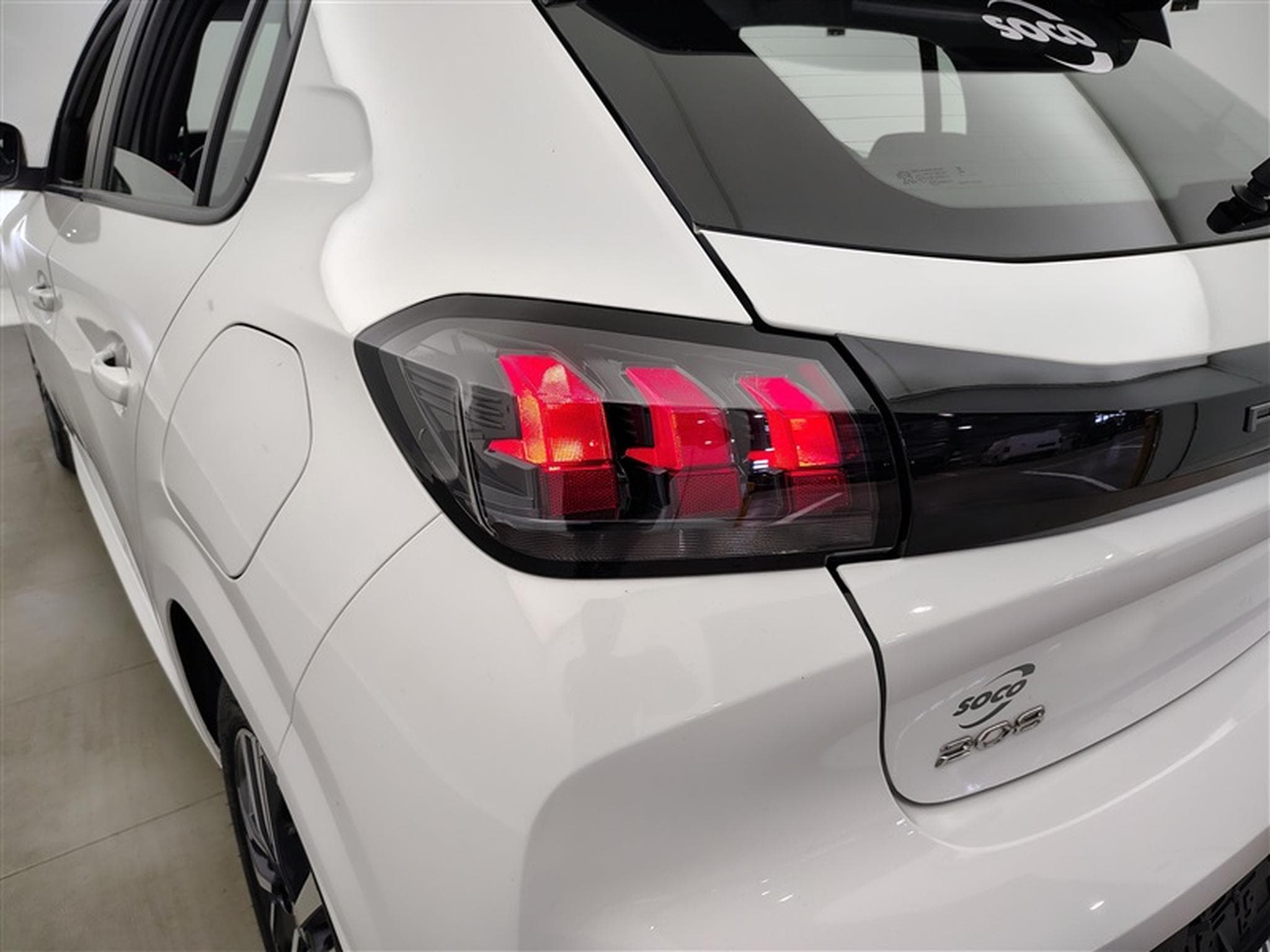 Peugeot 208 1.2i PureTech Active Pack CARPLAY / FULL LED / PDC AR / JA16 (2023) - Photo 16