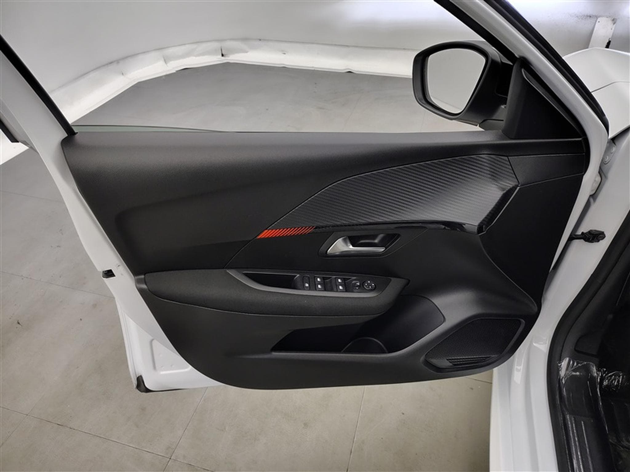 Peugeot 208 1.2i PureTech Active Pack CARPLAY / FULL LED / PDC AR / JA16 (2023) - Photo 17