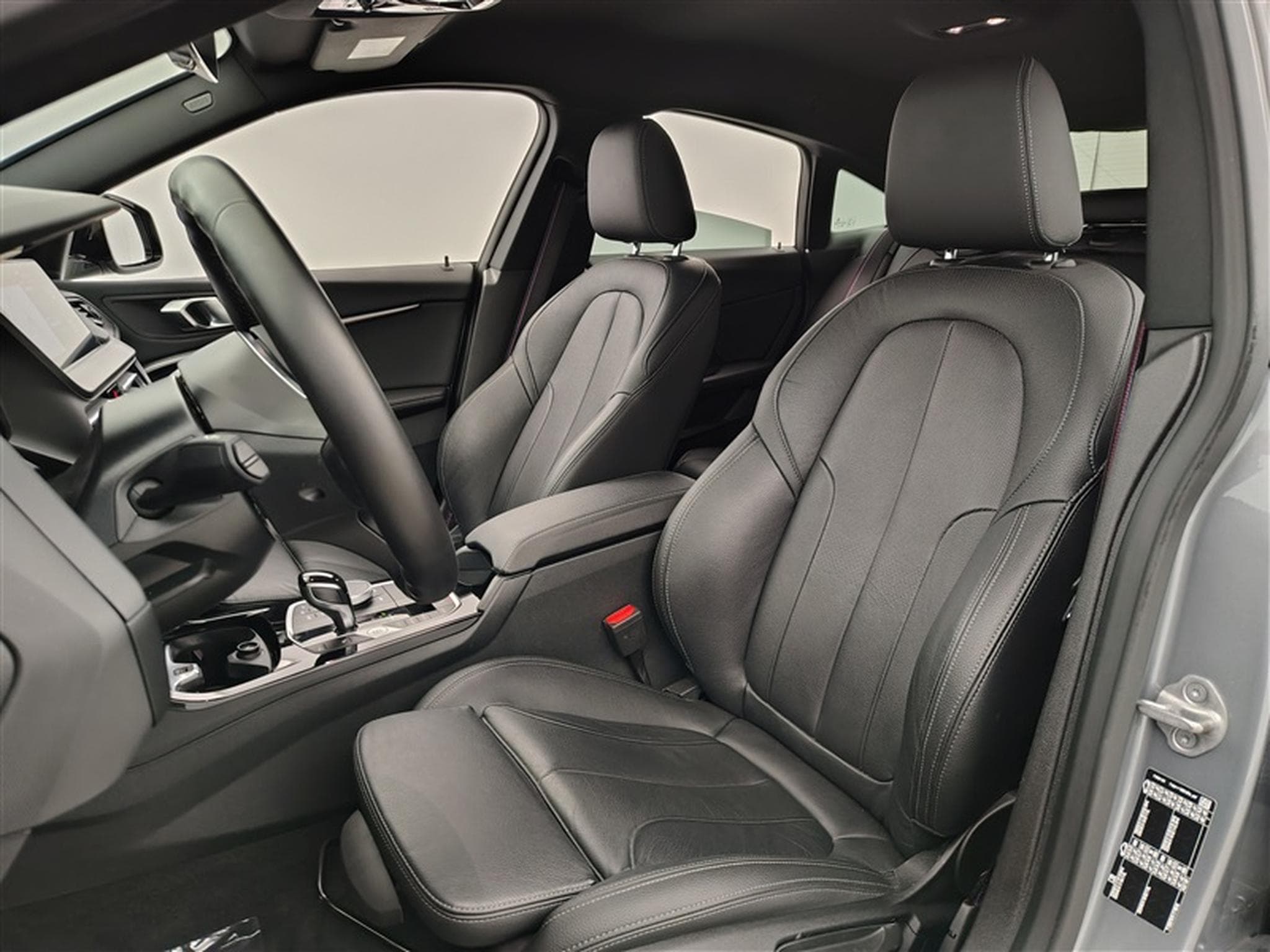 BMW 218 Gran Coupé 218iA Pack M CUIR / NAVI / CARPLAY (2024) - Photo 7