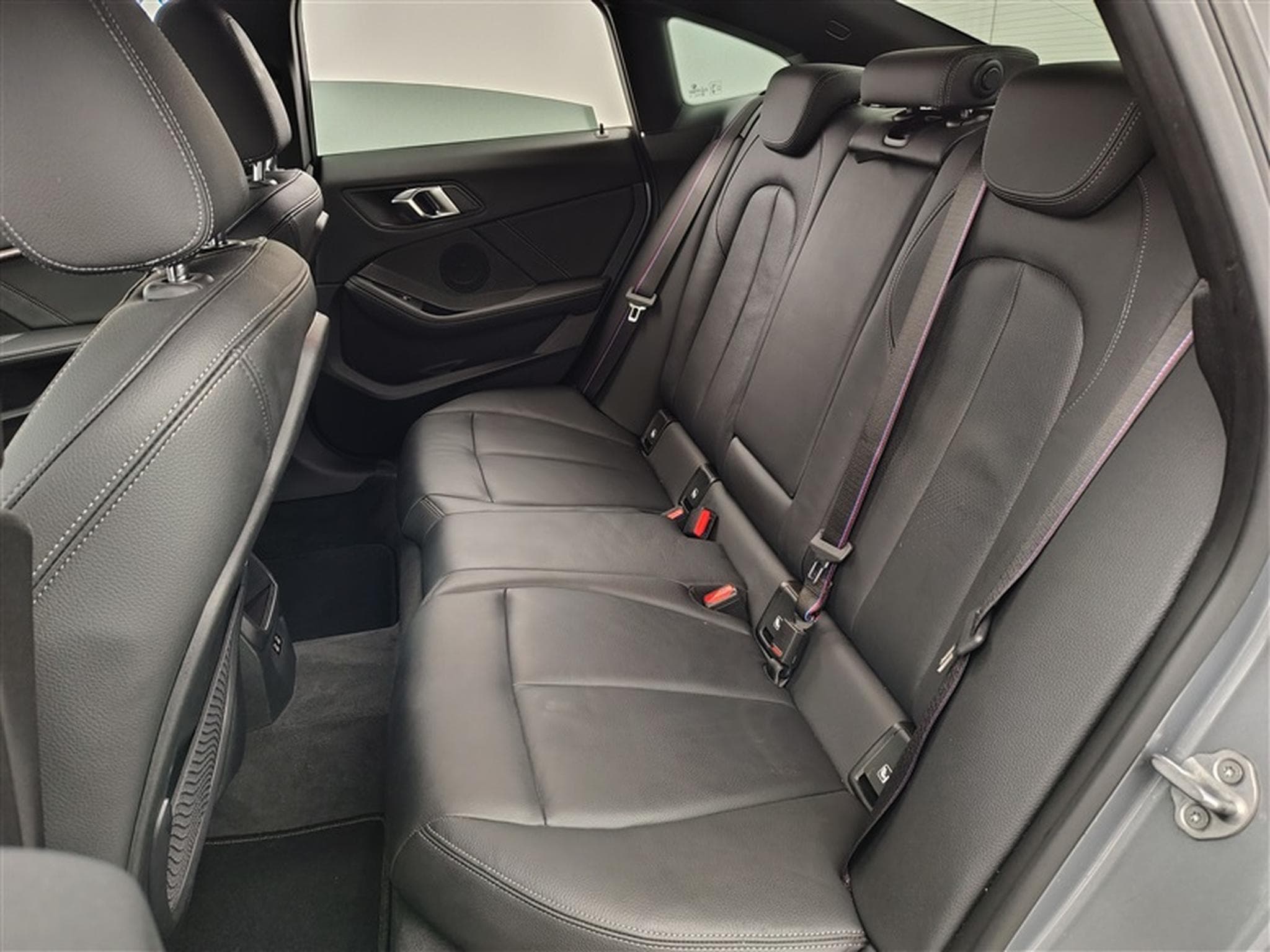 BMW 218 Gran Coupé 218iA Pack M CUIR / NAVI / CARPLAY (2024) - Photo 13