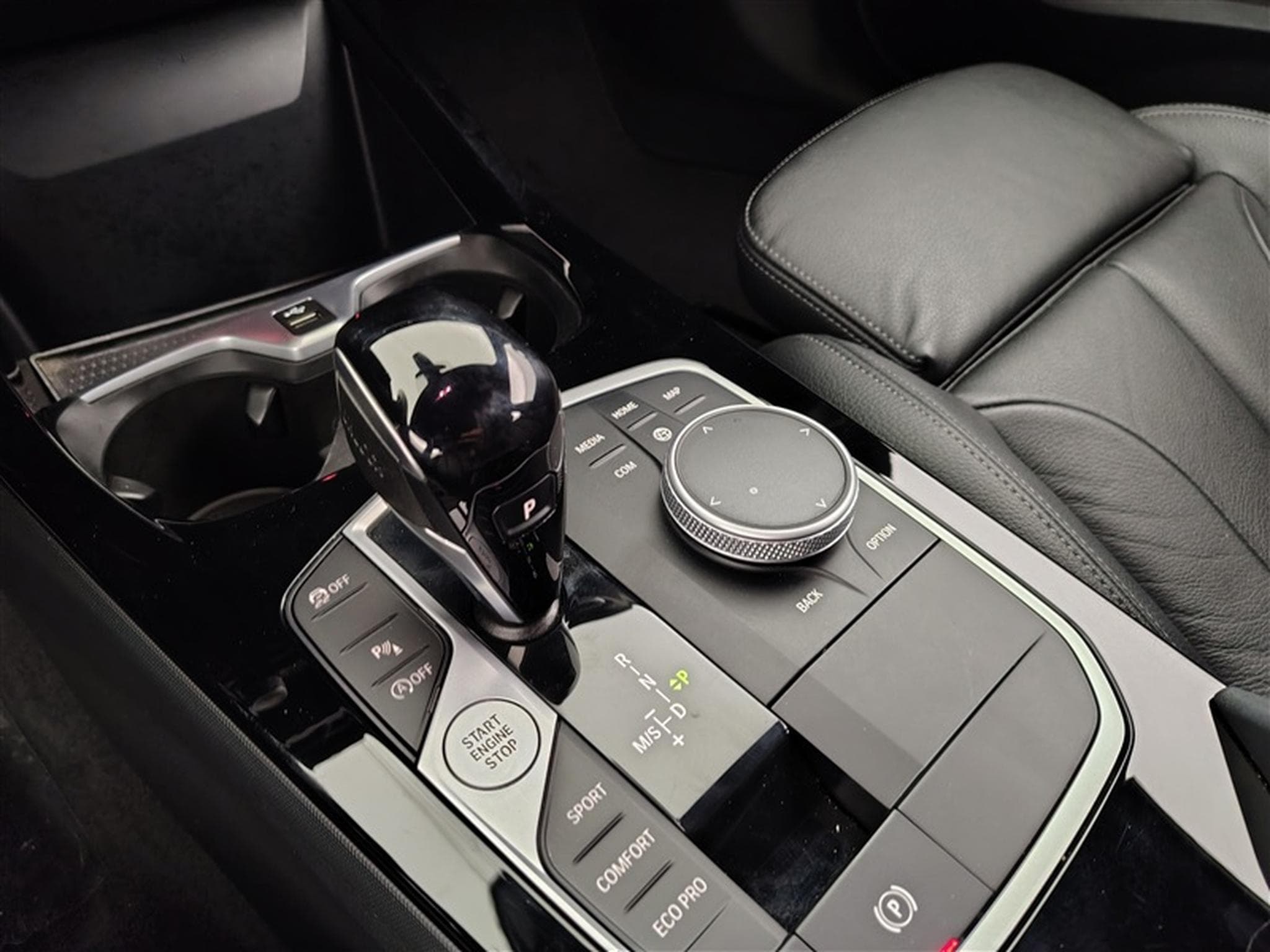 BMW 218 Gran Coupé 218iA Pack M CUIR / NAVI / CARPLAY (2024) - Photo 12