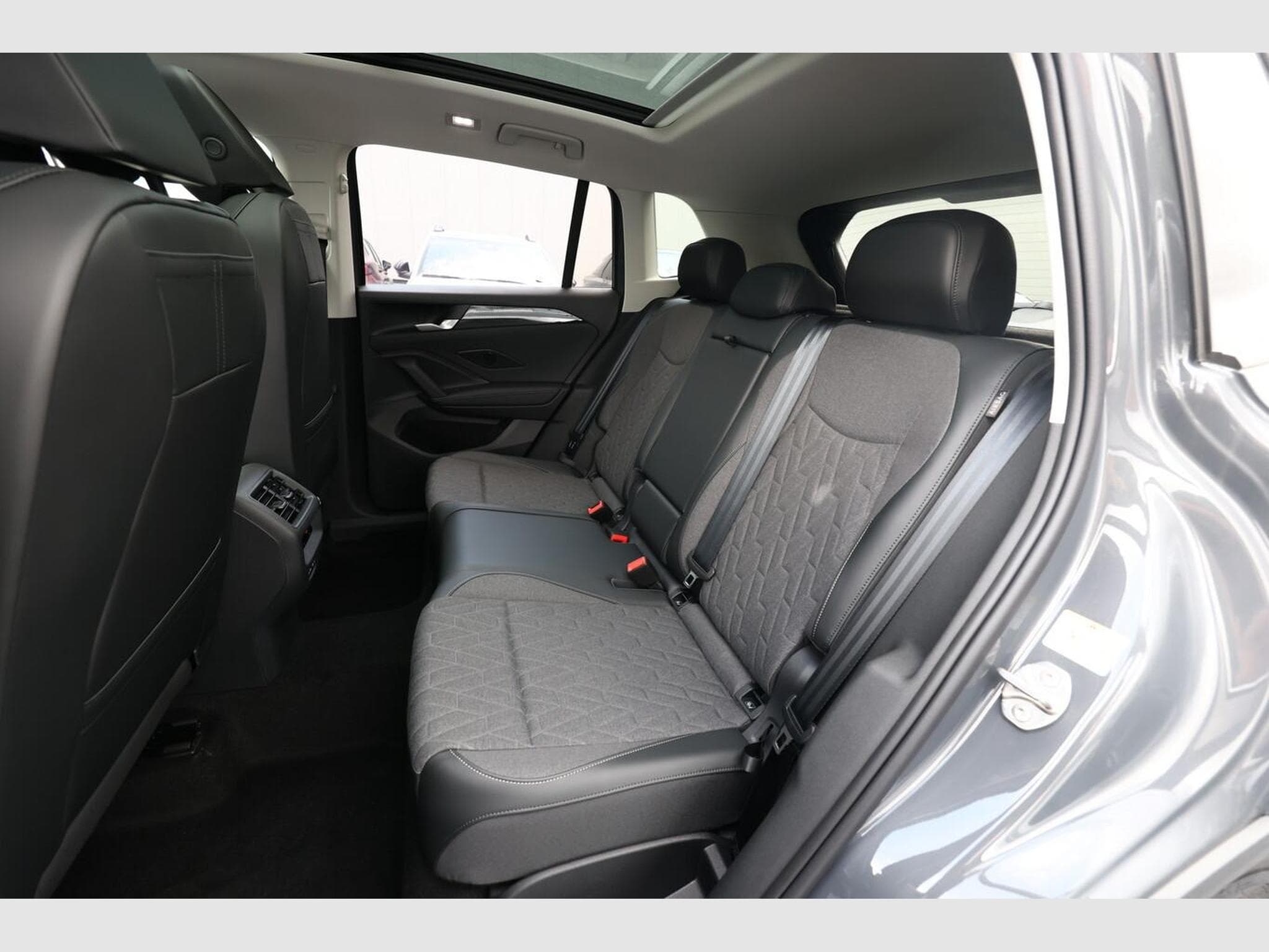 VW Tiguan DSG LED+ Pano (2026) - Photo 10