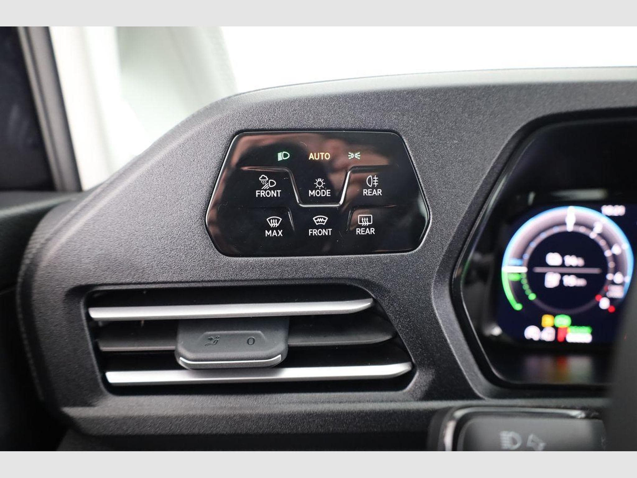 VW Caddy Life eHybrid (2026) - Photo 8