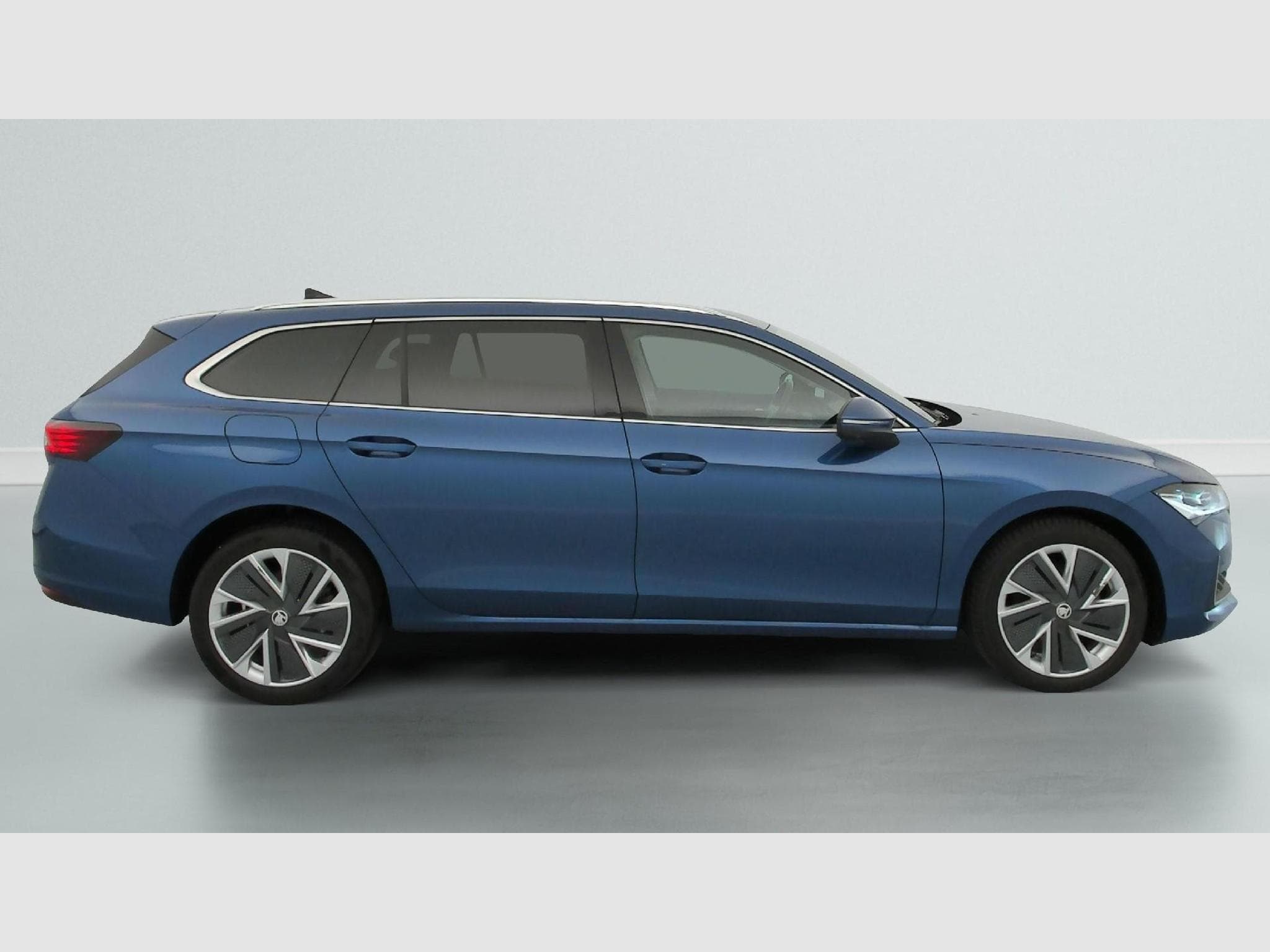 Skoda Superb Selection (2025) - Photo 8