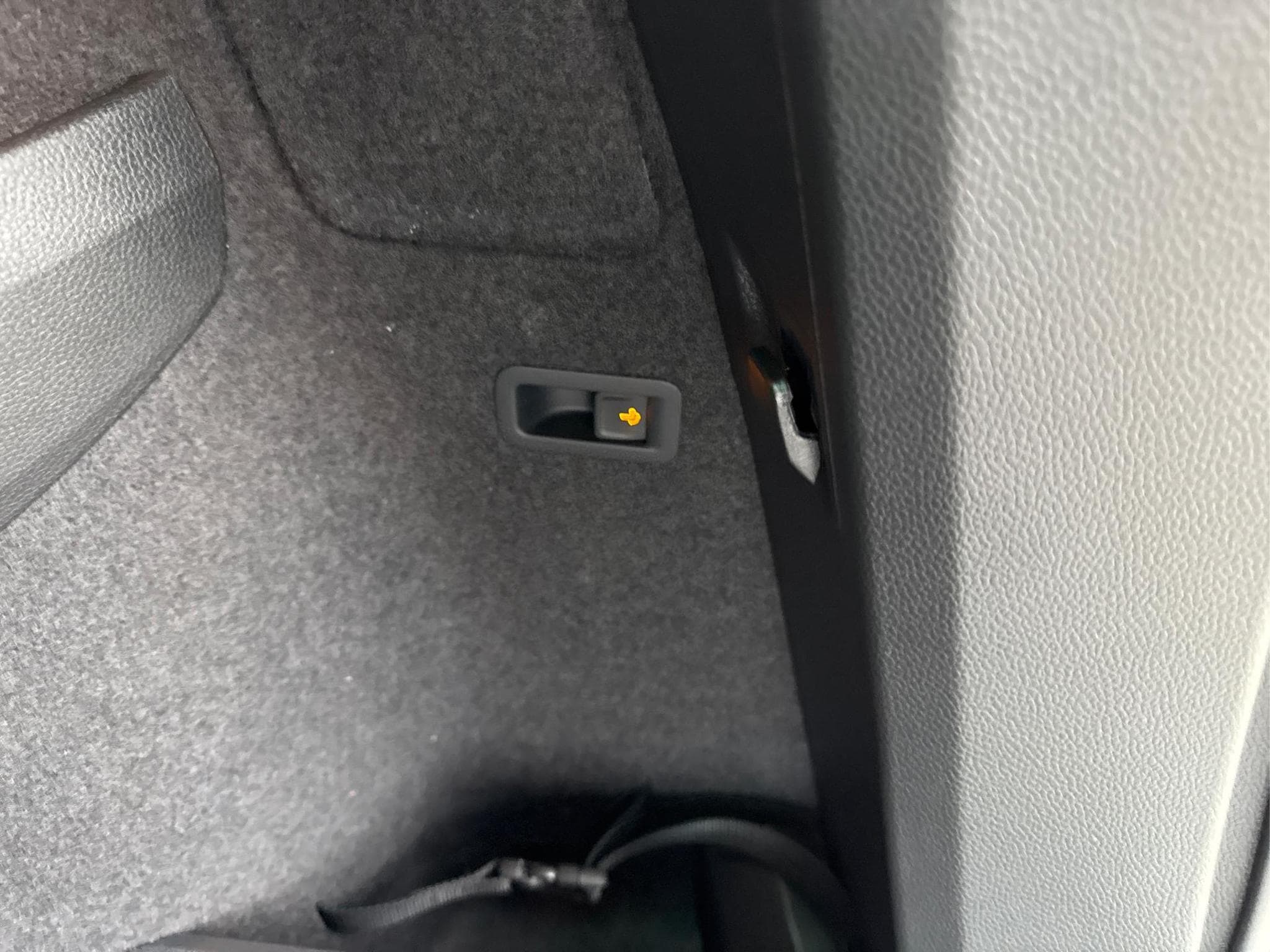Skoda Karoq Selection 1.5 TSI (2026) - Photo 12