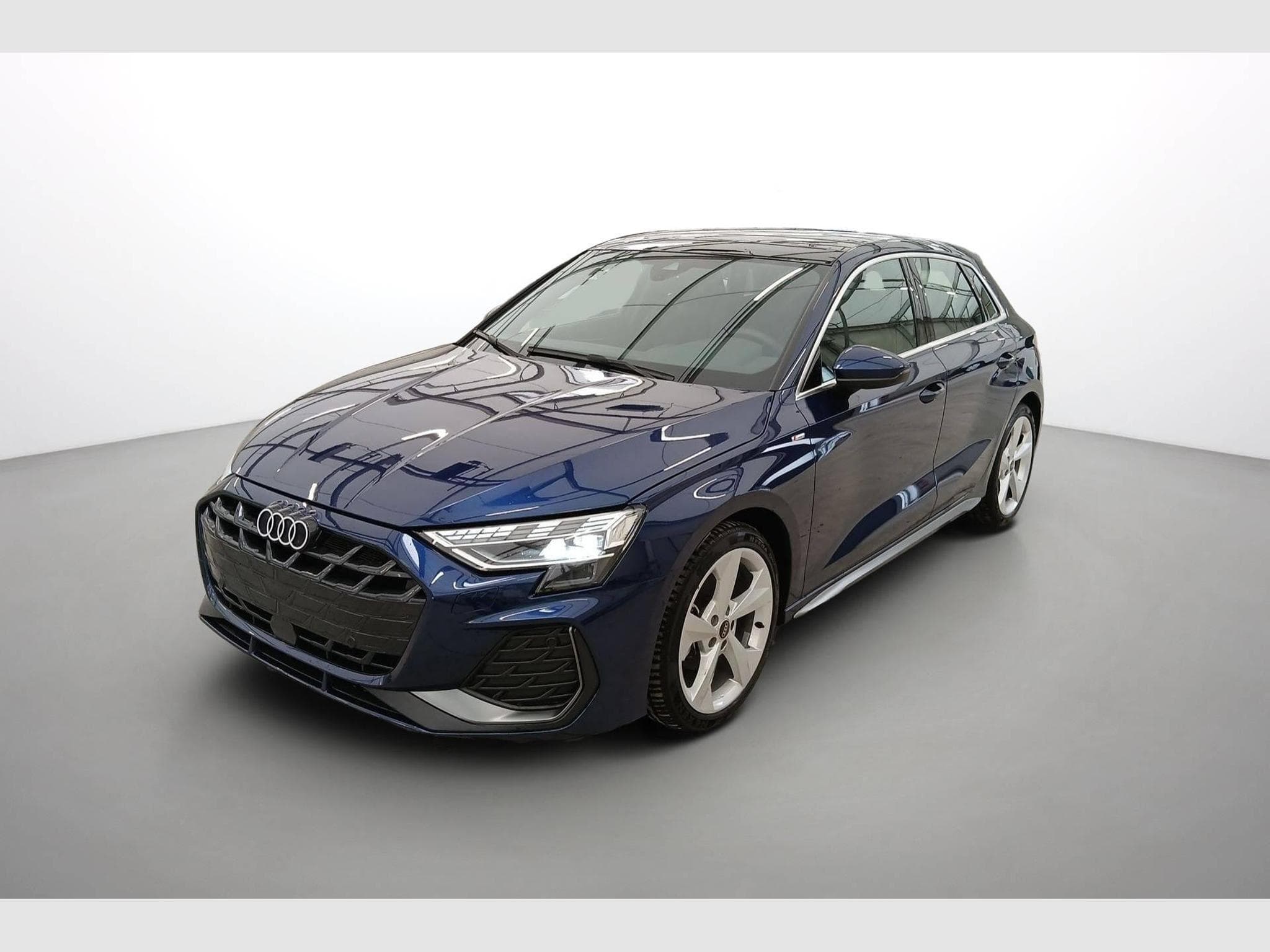 Audi A3 S line (2025) - Foto 1