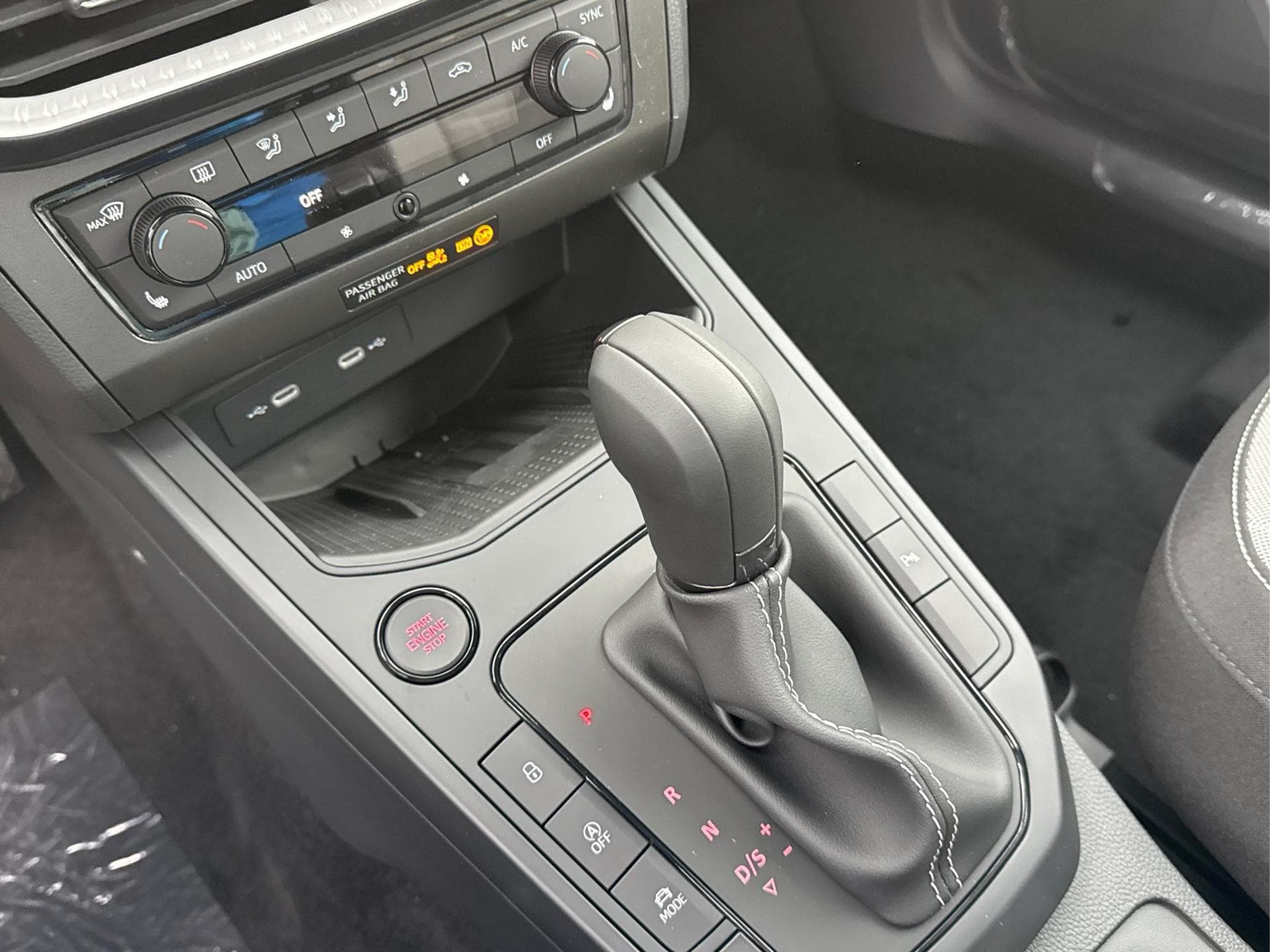 Seat Arona FR (2026) - Foto 14