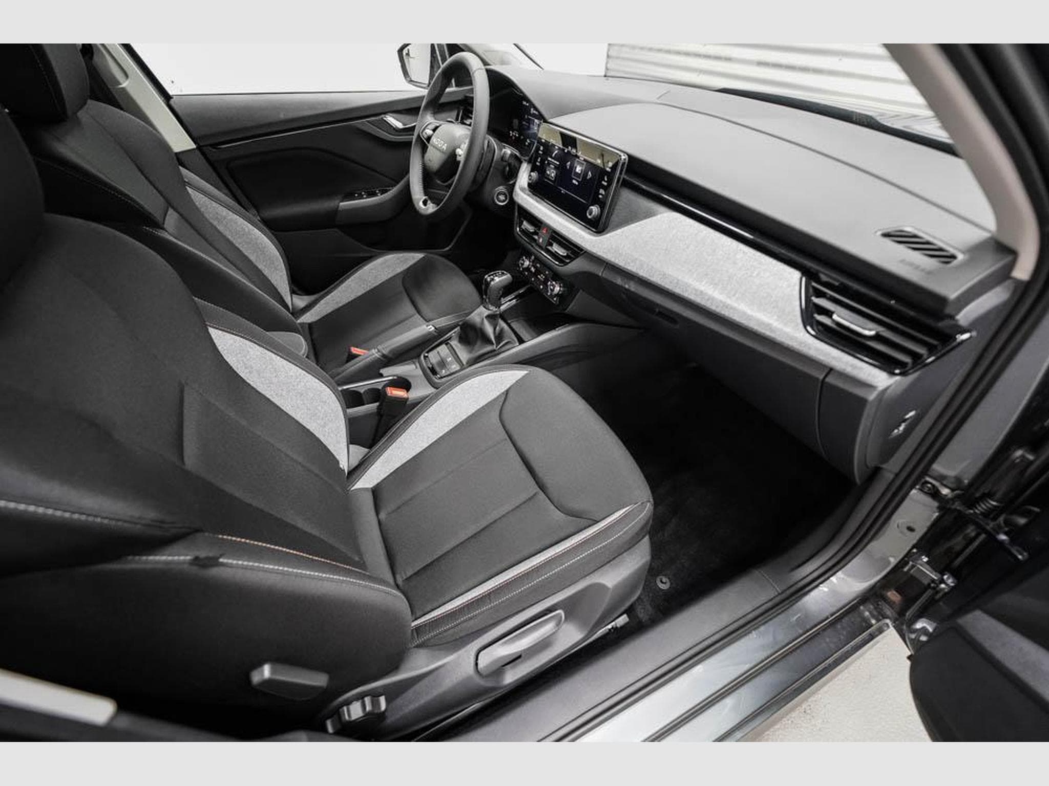 Skoda Kamiq 1,0 TSI DSG (2026) - Foto 19