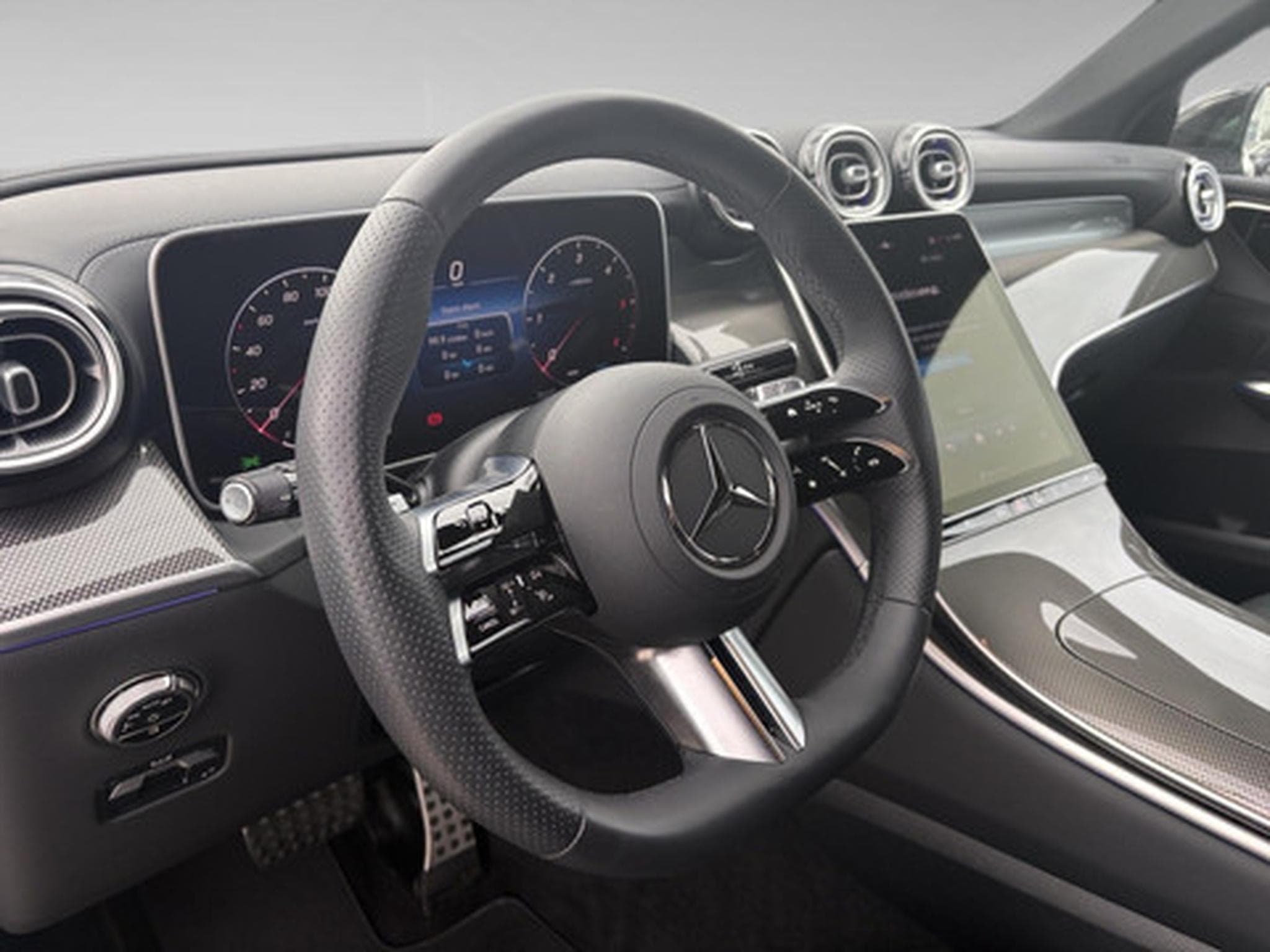 Mercedes GLC 300 2.0 d 4MATIC AMG Line (2025) - Foto 4