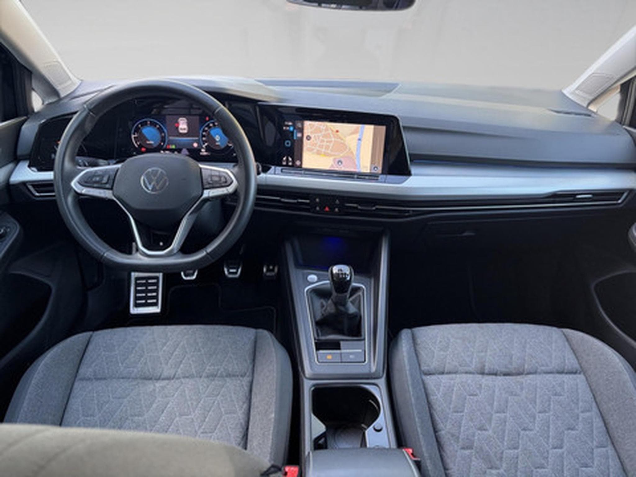 VW Golf VIII 2.0 TDI 85kW Life (2023) - Photo 4