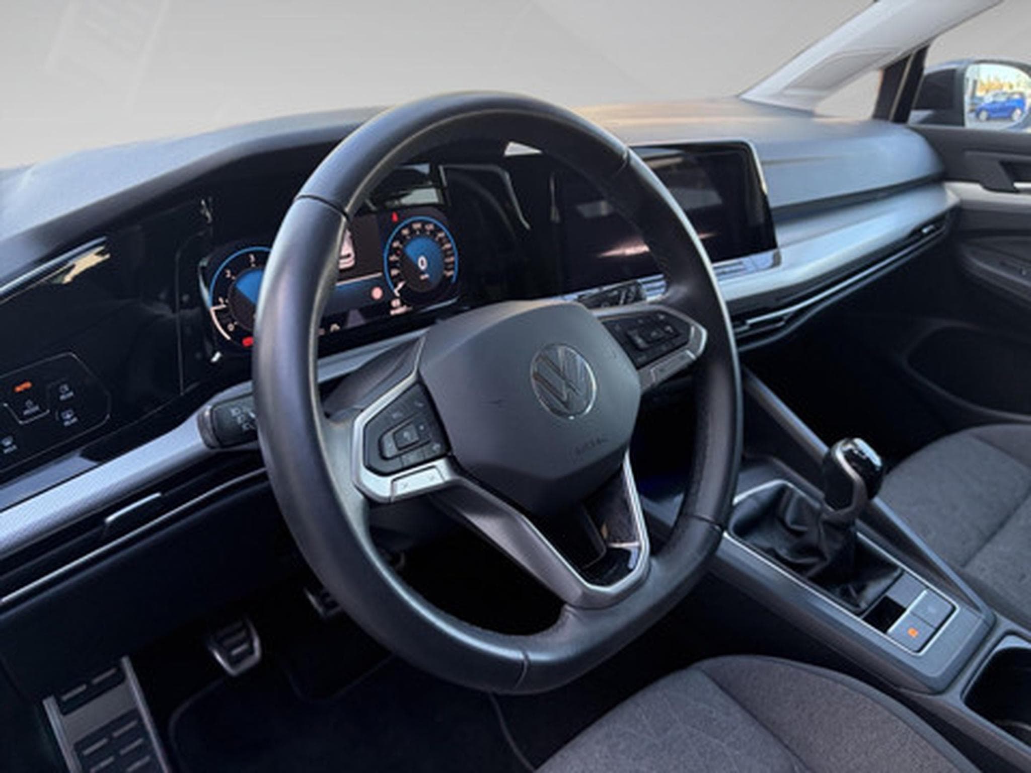 VW Golf VIII 2.0 TDI 85kW Life (2023) - Photo 8