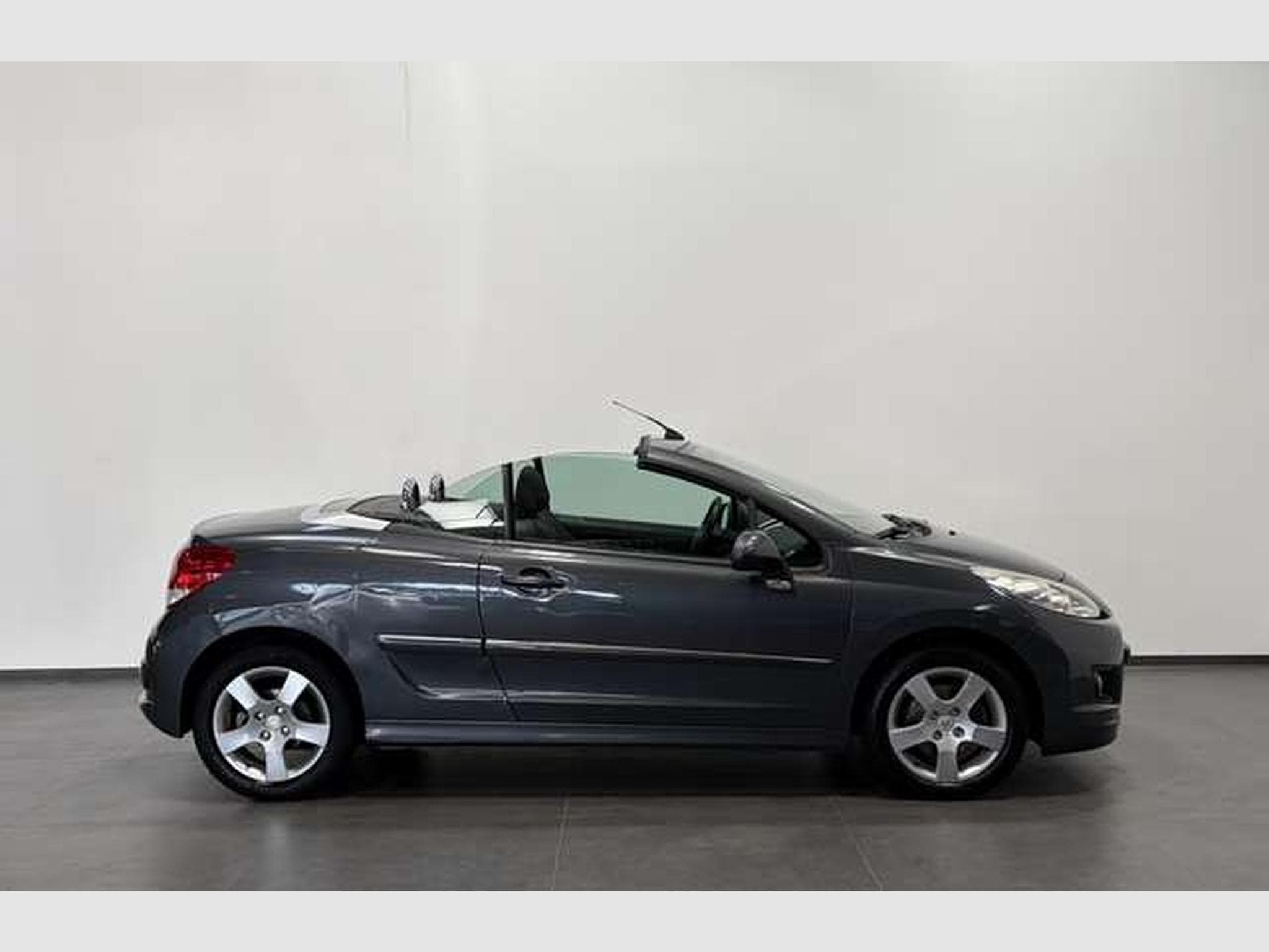 Peugeot 207 CC Cabrio Premium 3.H *Windschott *SHZ *City (2012) - Photo 6
