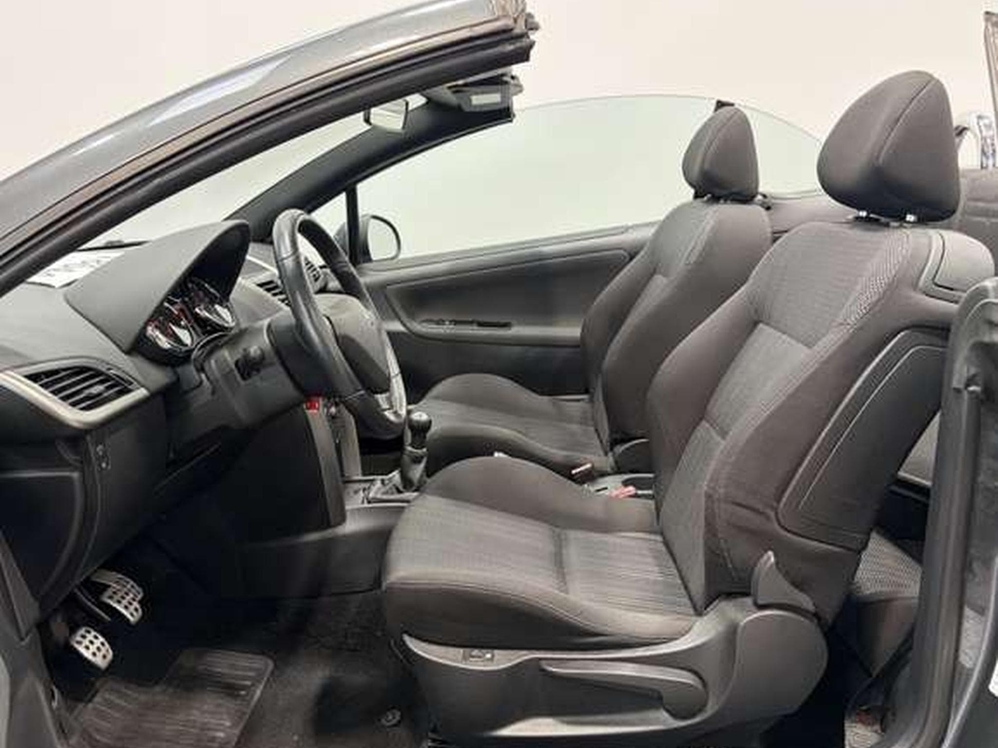 Peugeot 207 CC Cabrio Premium 3.H *Windschott *SHZ *City (2012) - Photo 8