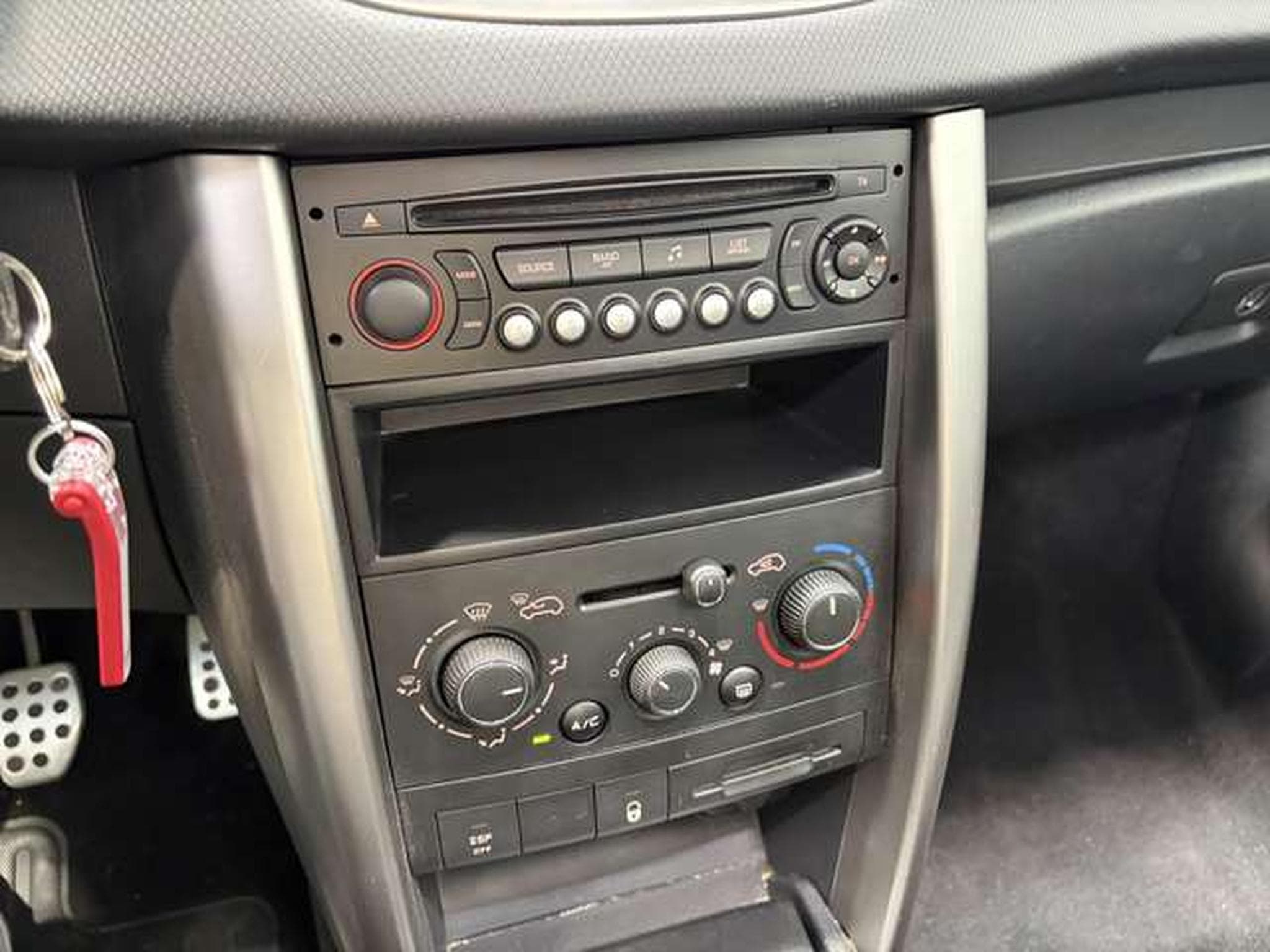 Peugeot 207 CC Cabrio Premium 3.H *Windschott *SHZ *City (2012) - Photo 10
