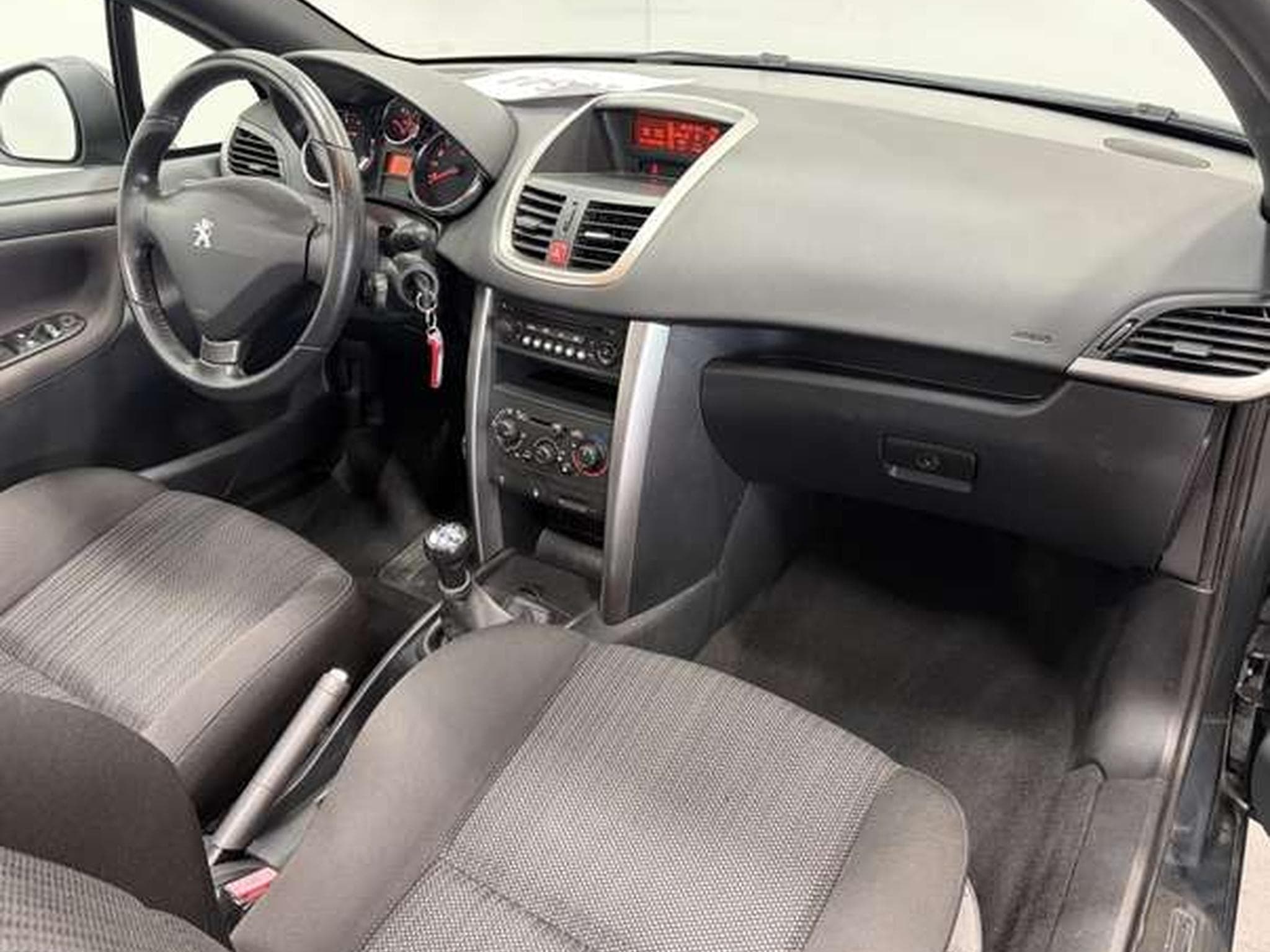 Peugeot 207 CC Cabrio Premium 3.H *Windschott *SHZ *City (2012) - Photo 13