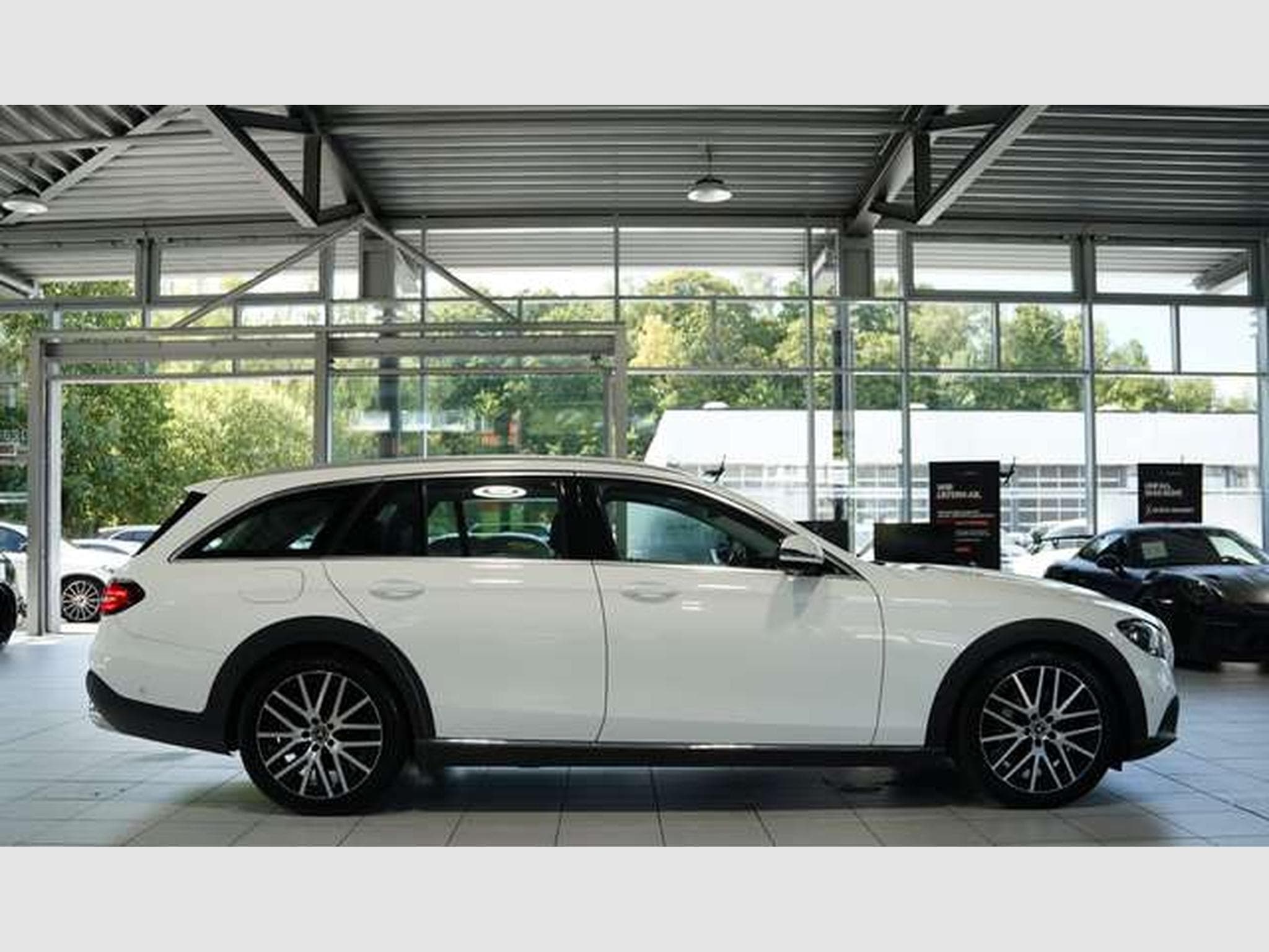 Mercedes E 400 d 4M All-Terrain *Memory *Pano *AHK *LUFT (2021) - Foto 7