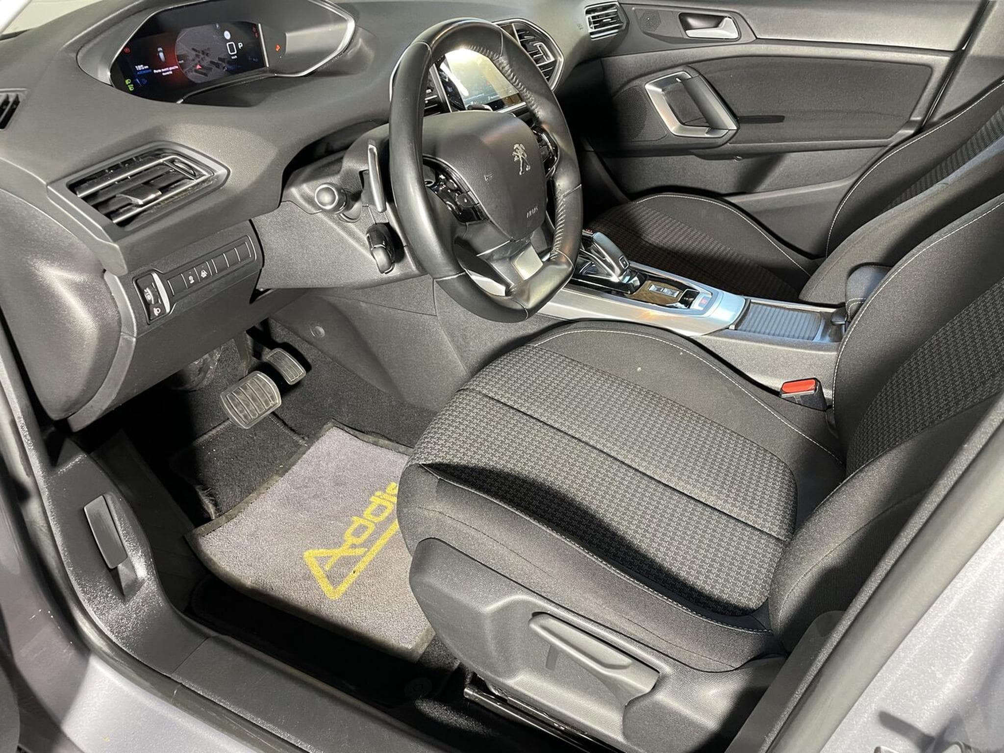 Peugeot 308 SW 1.5 BlueHDI 130 ACTIVE EAT8 GPS BLUETTOTH (2021) - Photo 9