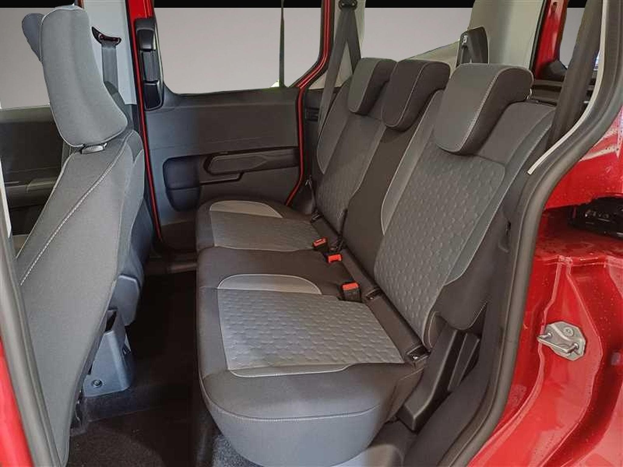 Ford Tourneo (2026) - Photo 3