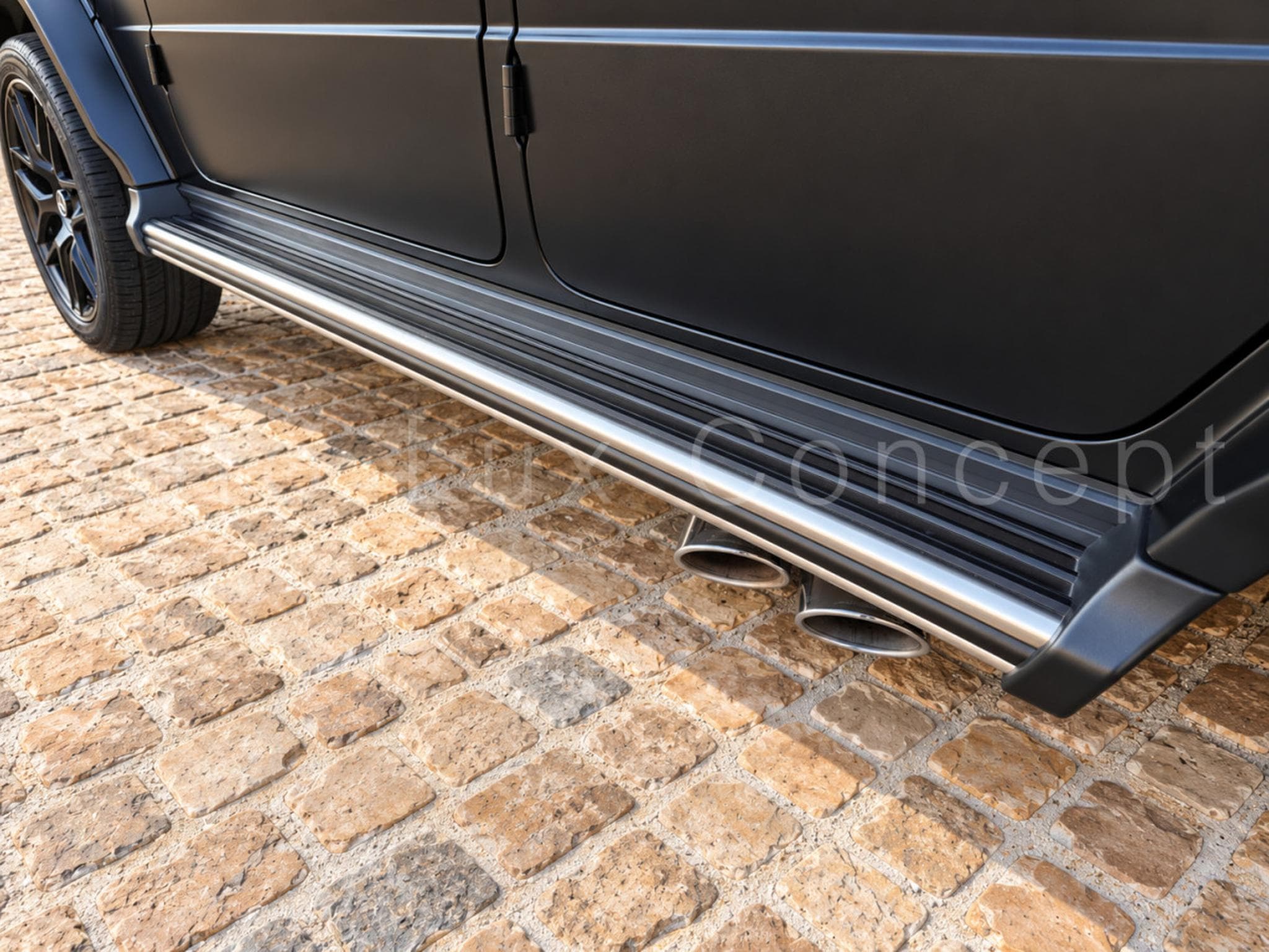 Mercedes G 63 AMG SUPERIOR Line (2023) - Photo 27