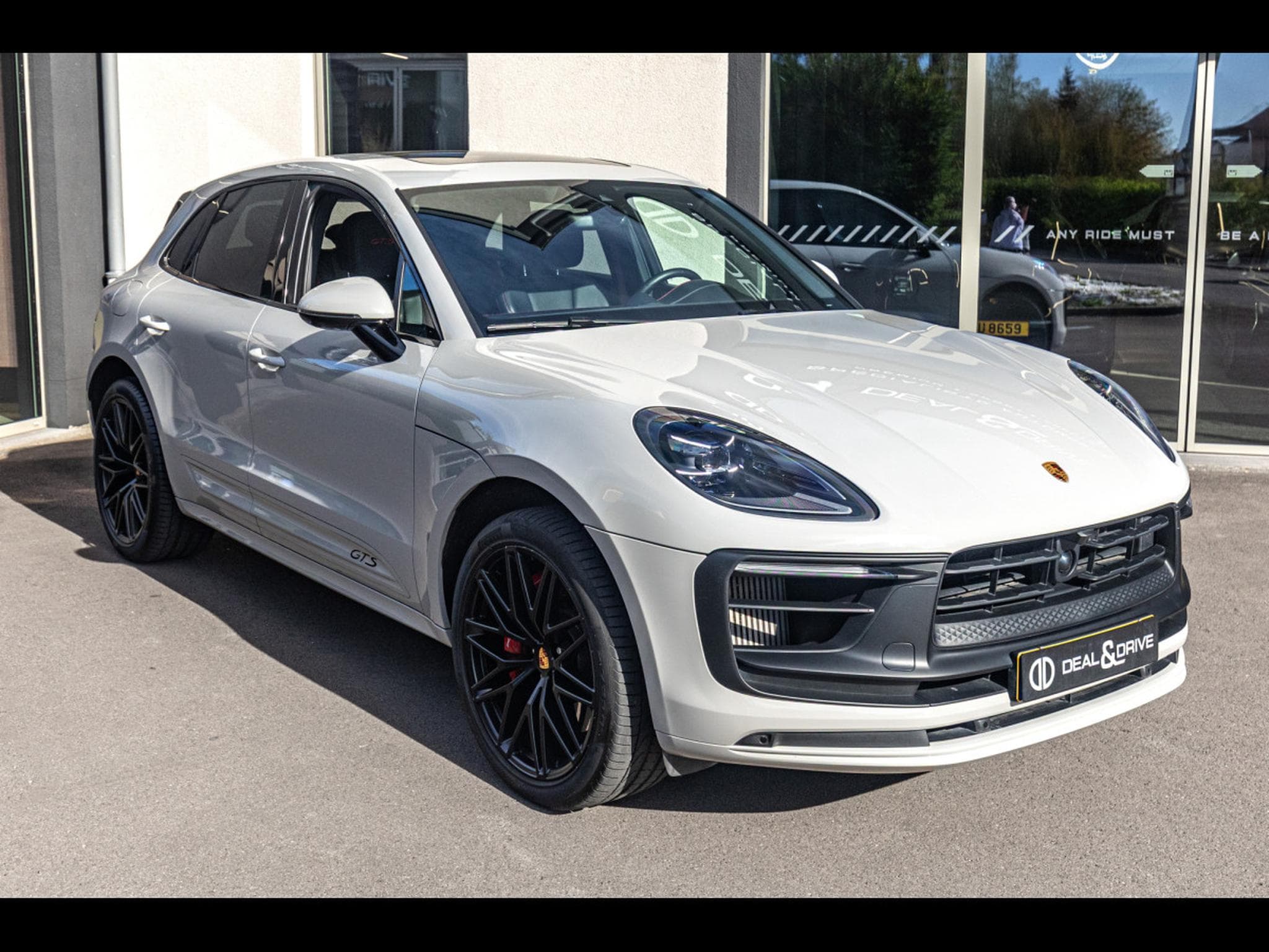 Porsche Macan III GTS PDK - PORSCHE APPROVED - CRAYON GREY (2024) - Photo 6