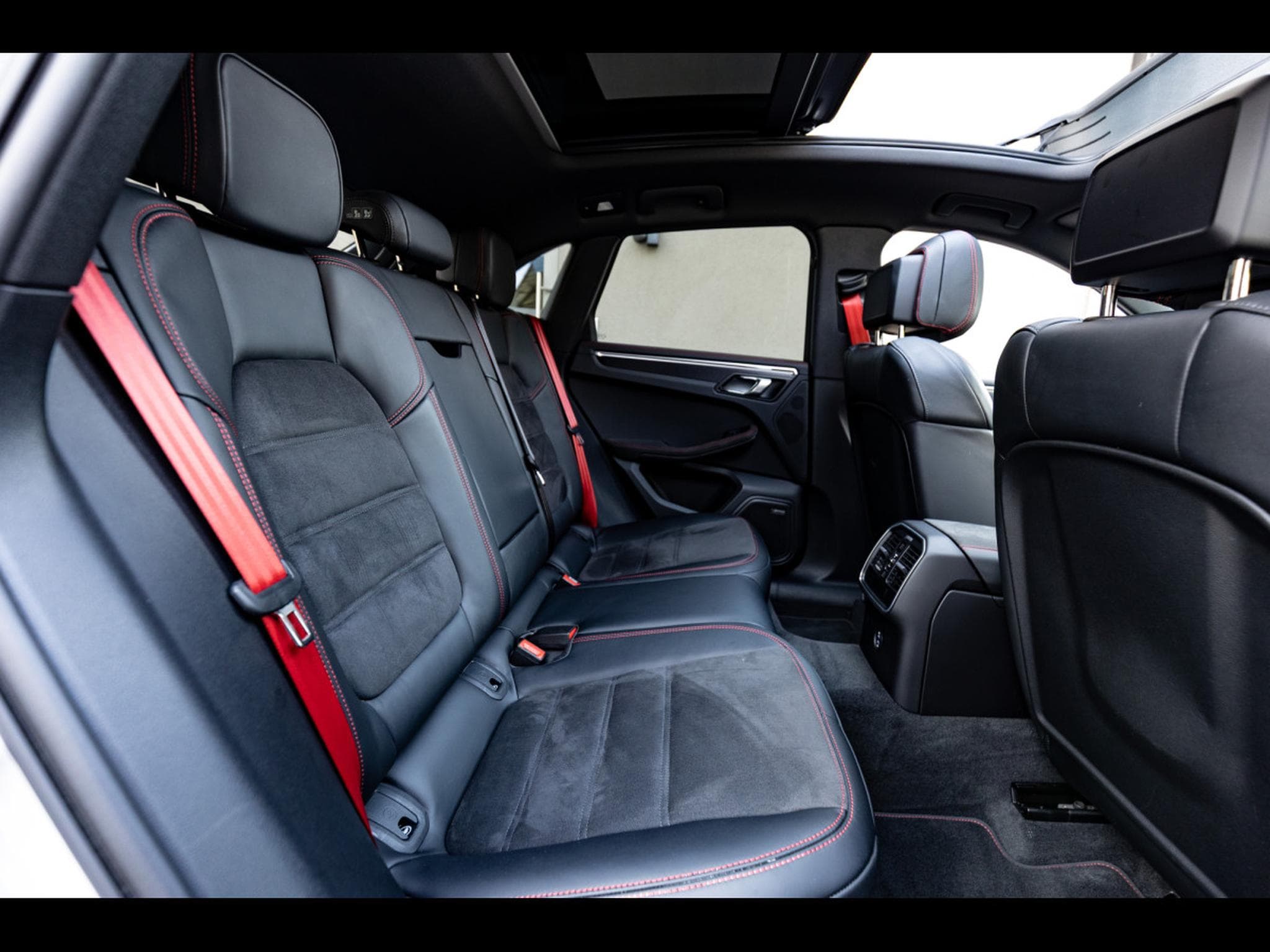 Porsche Macan III GTS PDK - PORSCHE APPROVED - CRAYON GREY (2024) - Photo 17