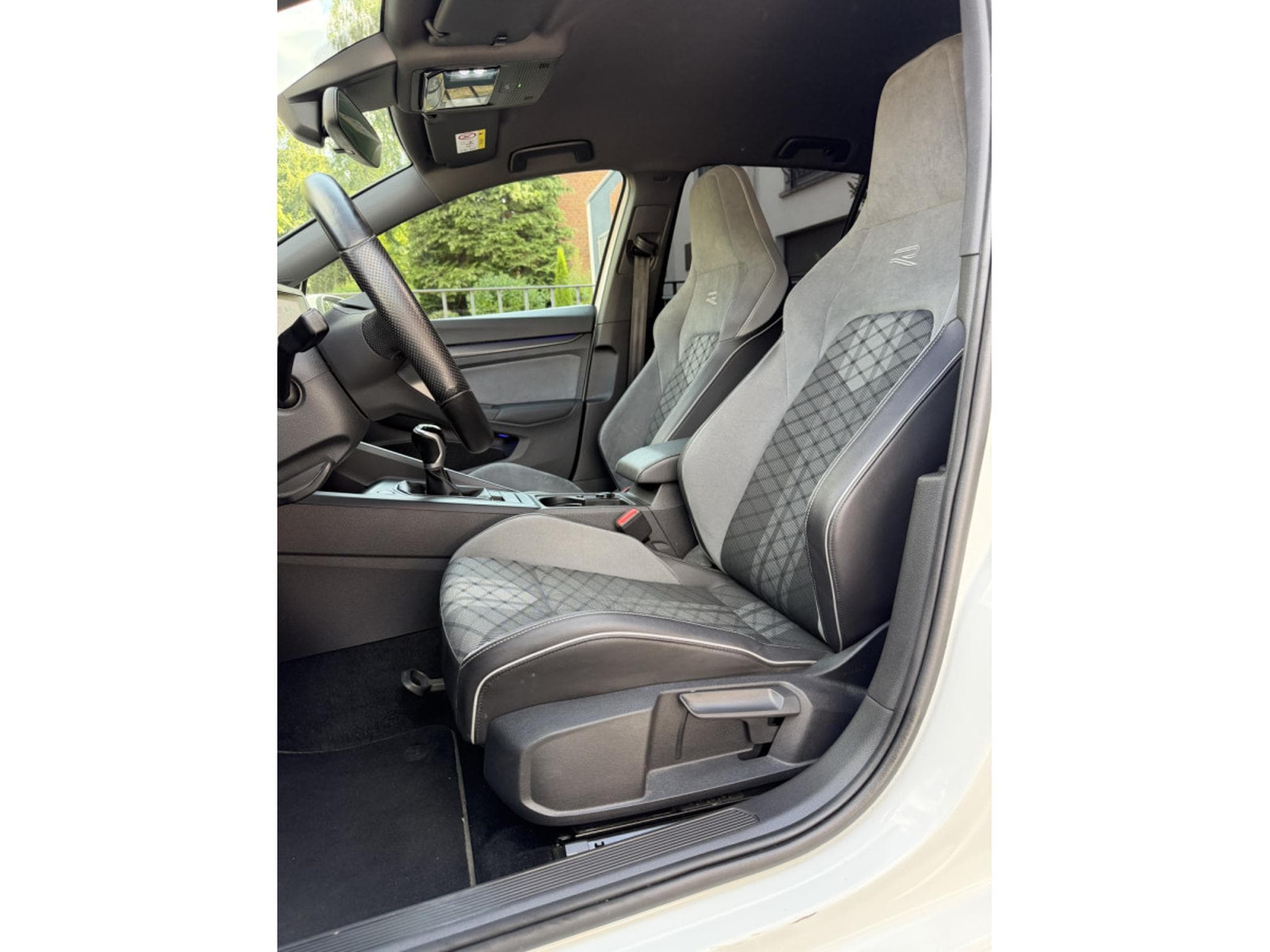 VW Golf 1.5 TSi 131 R-Line 6G (2020) - Photo 6