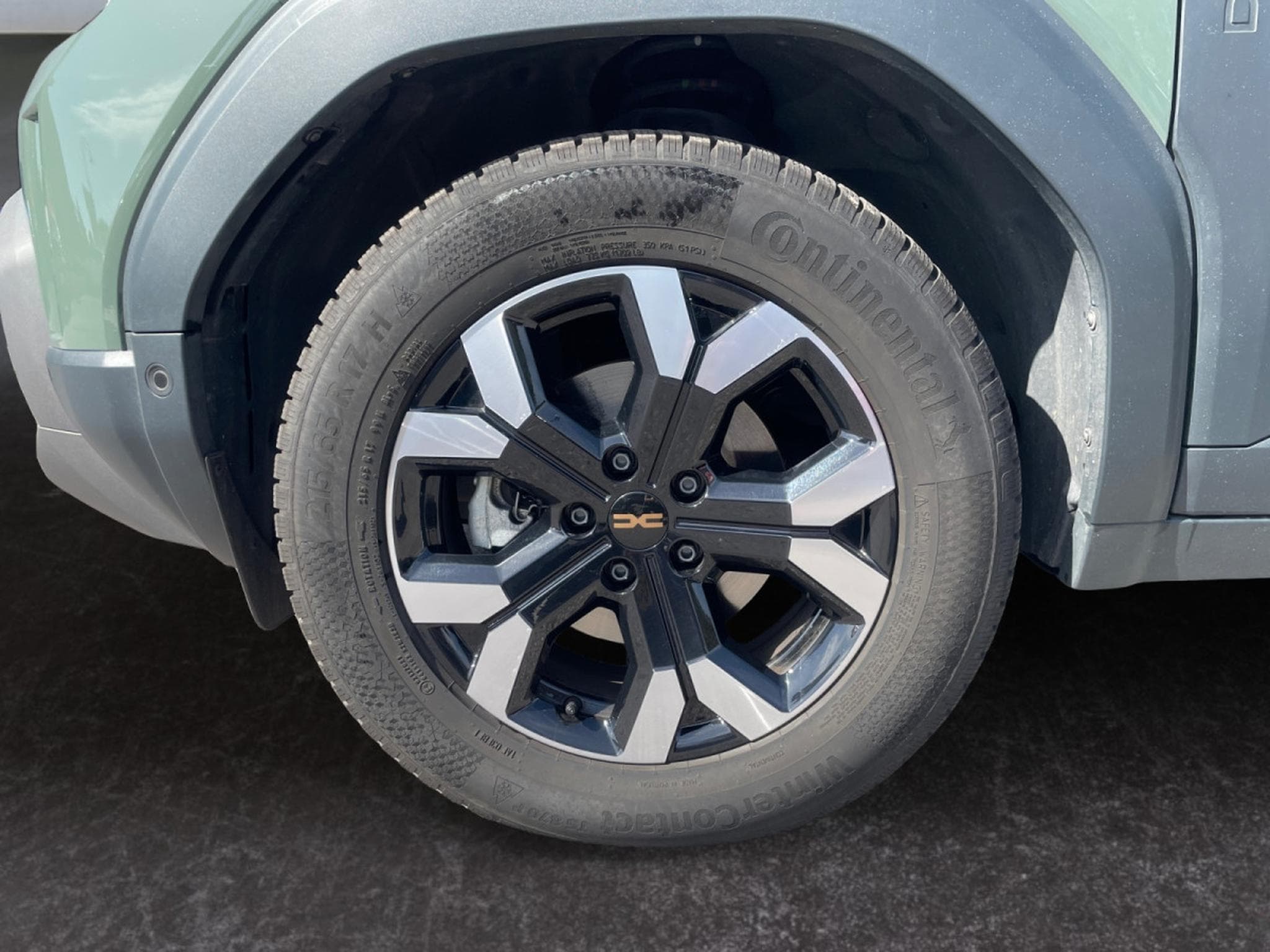 Dacia Duster 1.6 Hybrid Extreme (2025) - Photo 6