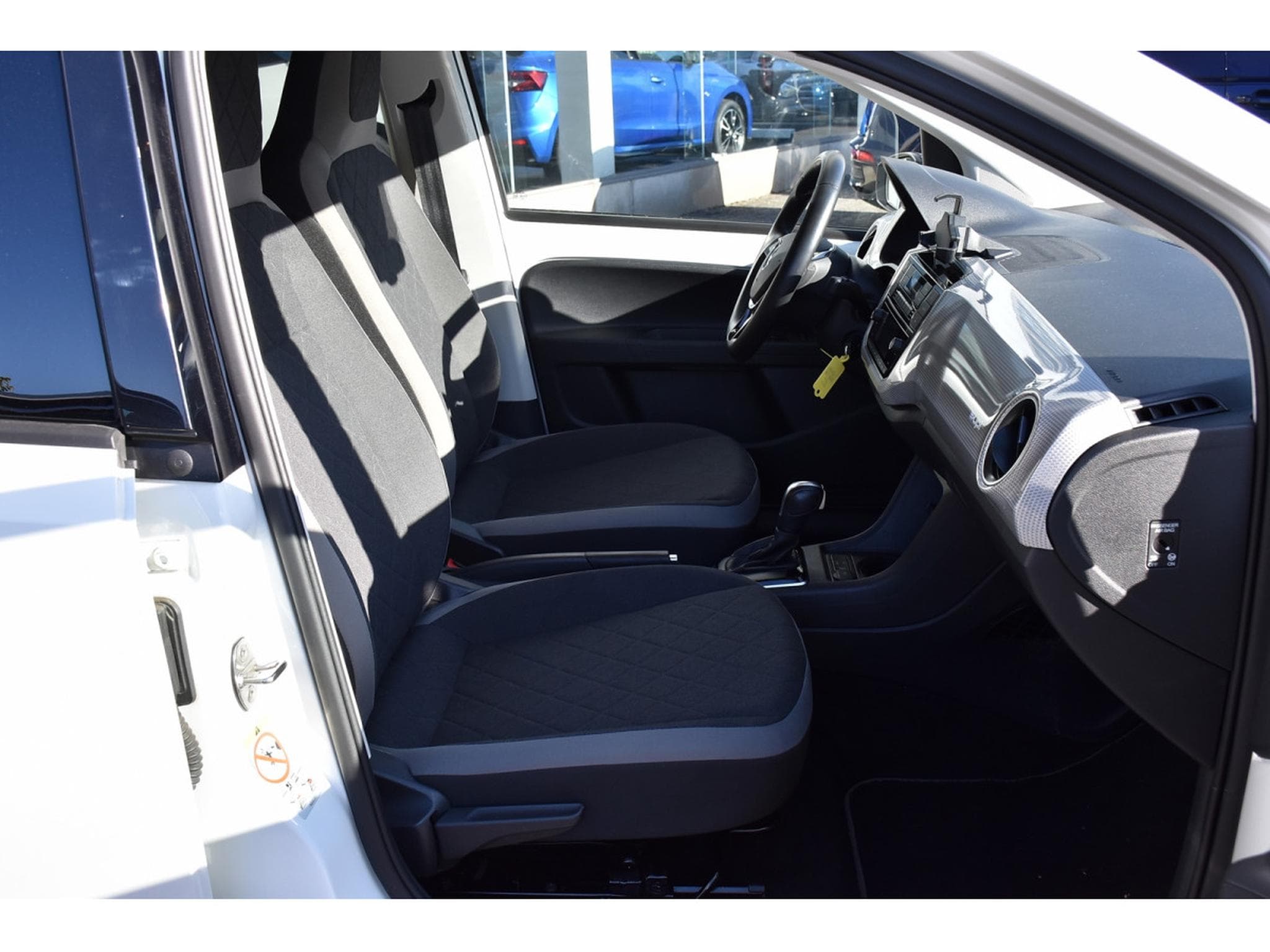 VW UP Move 32,3 kWh REGUL SG CHFF LANE CAM 1° MAIN (2022) - Foto 7