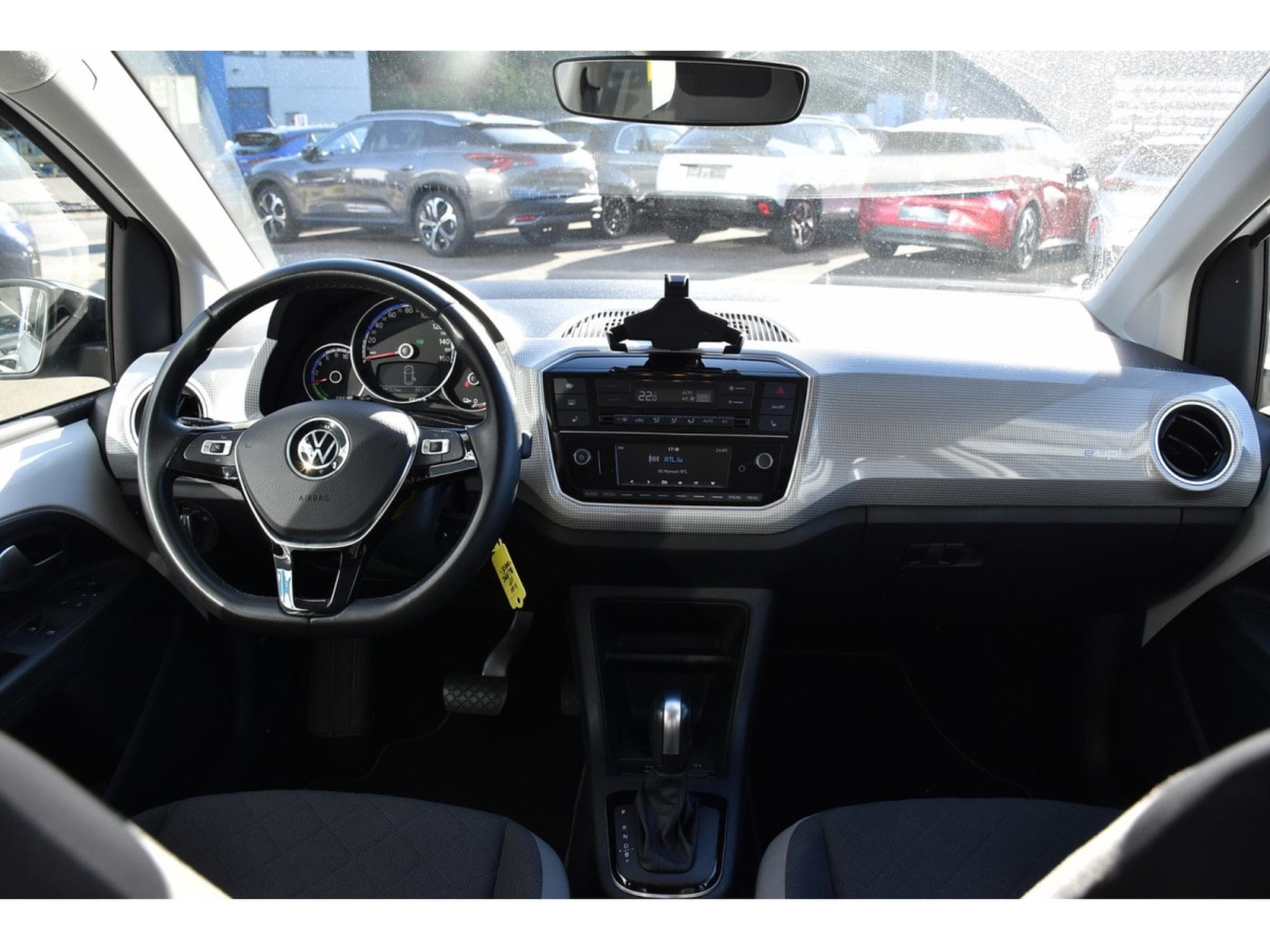 VW UP Move 32,3 kWh REGUL SG CHFF LANE CAM 1° MAIN (2022) - Foto 9