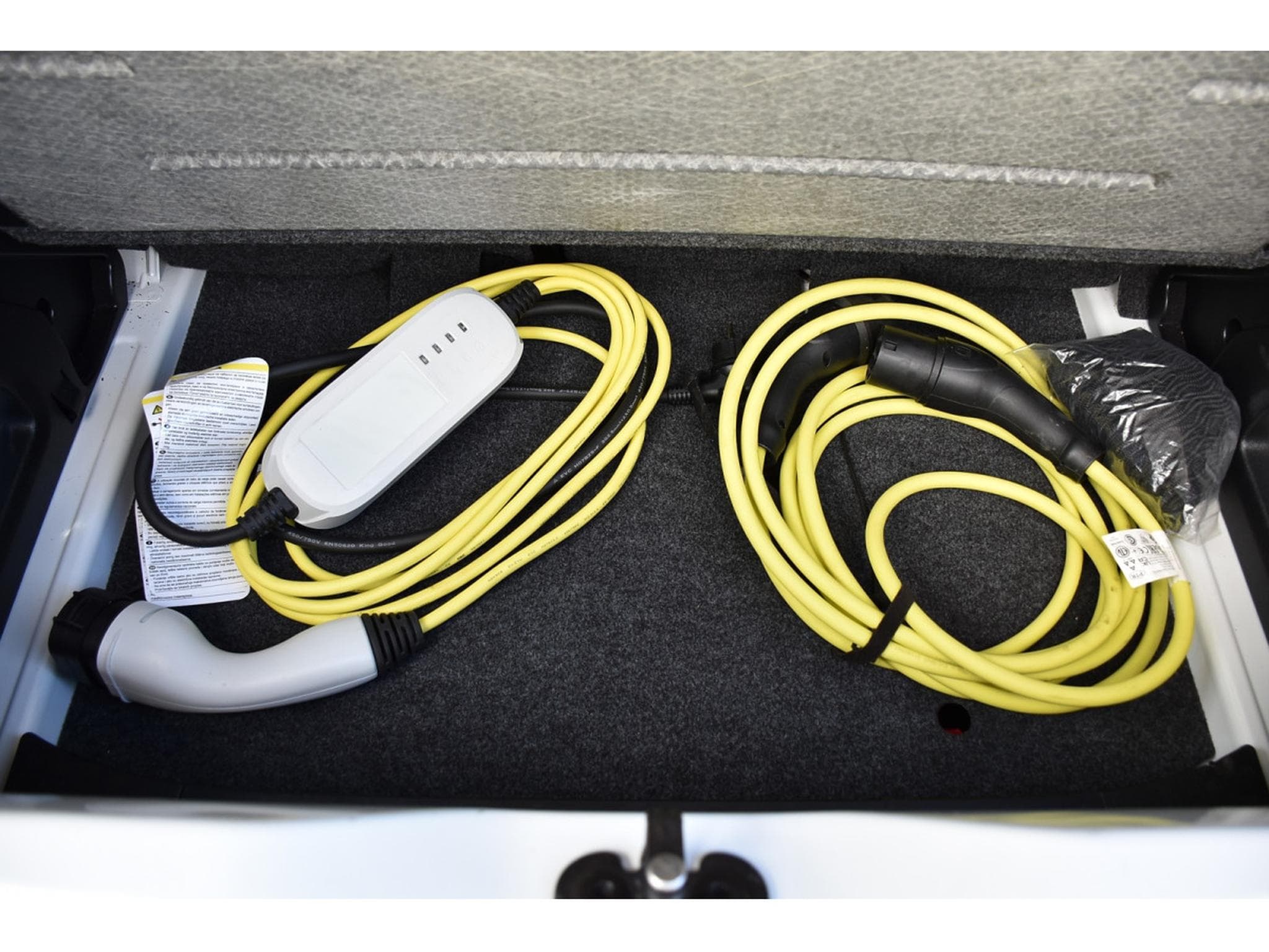VW UP Move 32,3 kWh REGUL SG CHFF LANE CAM 1° MAIN (2022) - Foto 19
