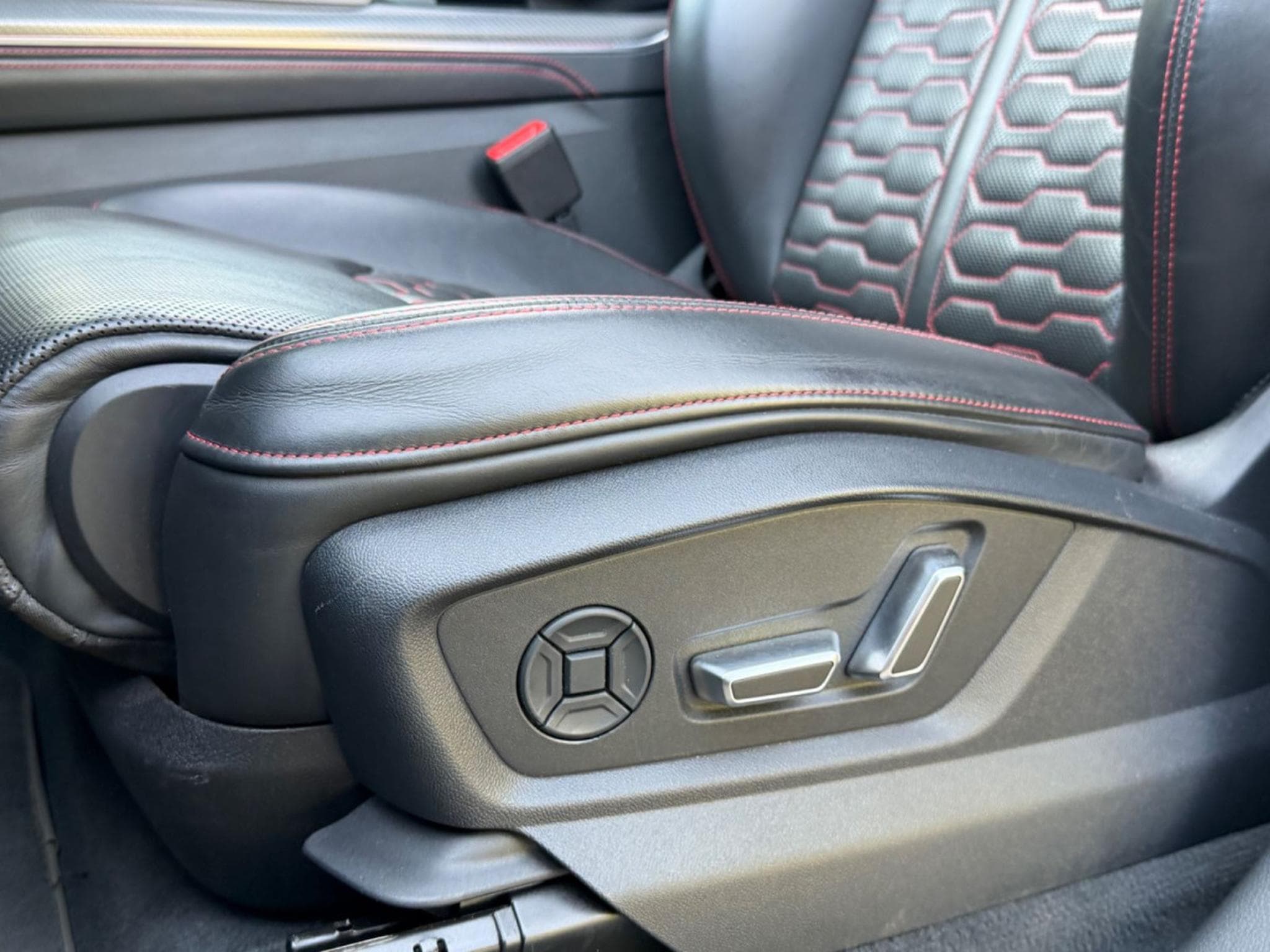 Audi RSQ8 performance 4.0 TFSI quattro (2025) - Foto 11