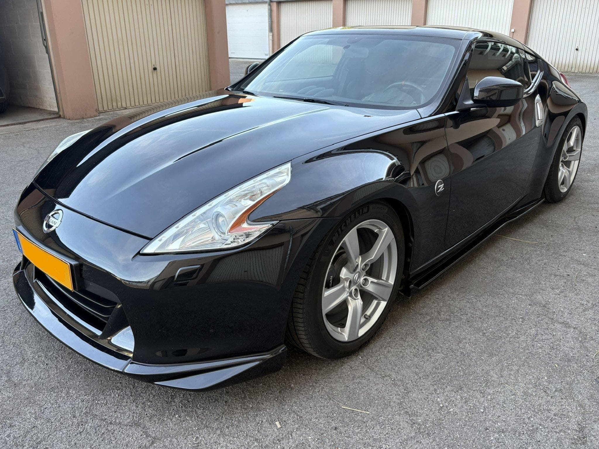 Nissan 370Z Pack / GTR Biturbo (2011) - Photo 1