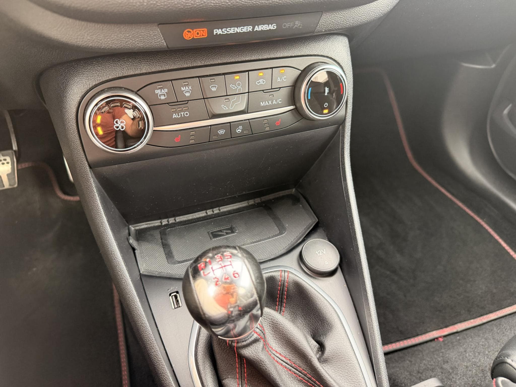 Ford Fiesta Performance ST 200 (2023) - Photo 20