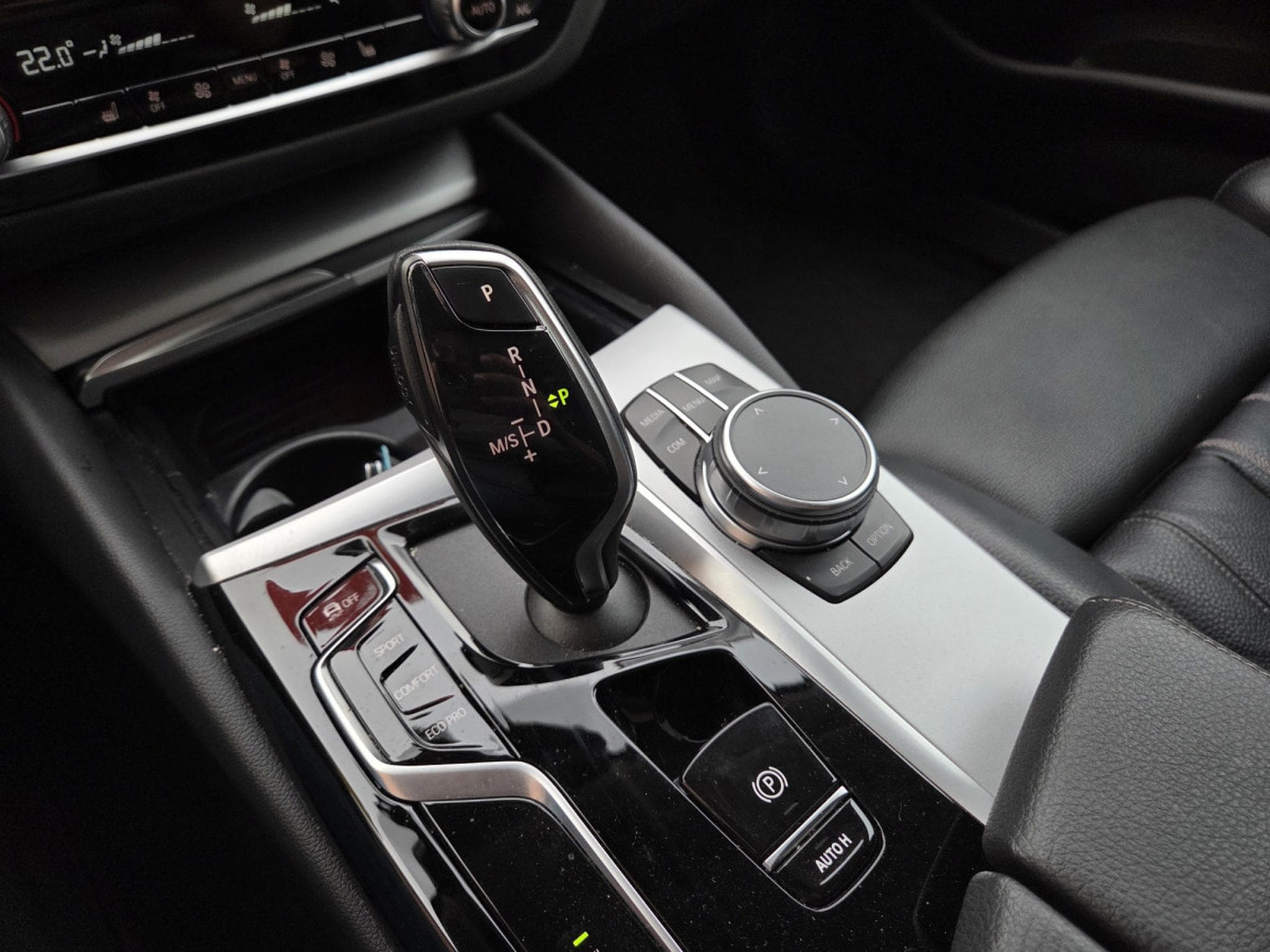 BMW 520 DA MHEV 190CV Touring Business (2022) - Photo 13