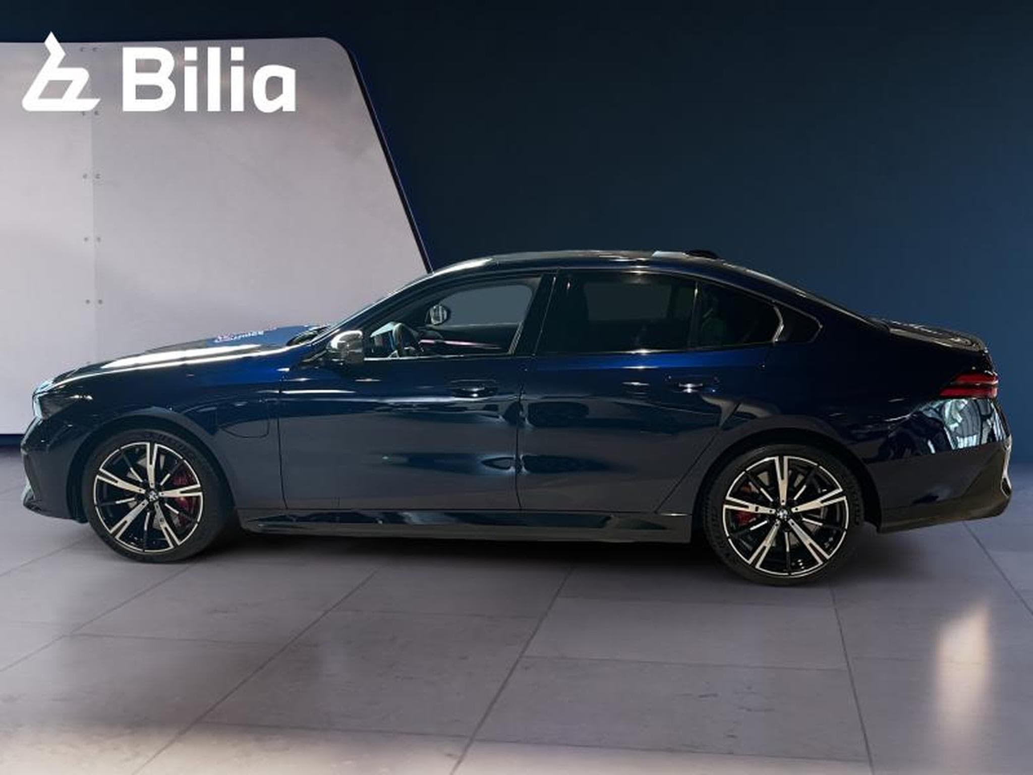 BMW Série 5 550e xDrive Berline (2025) - Photo 3