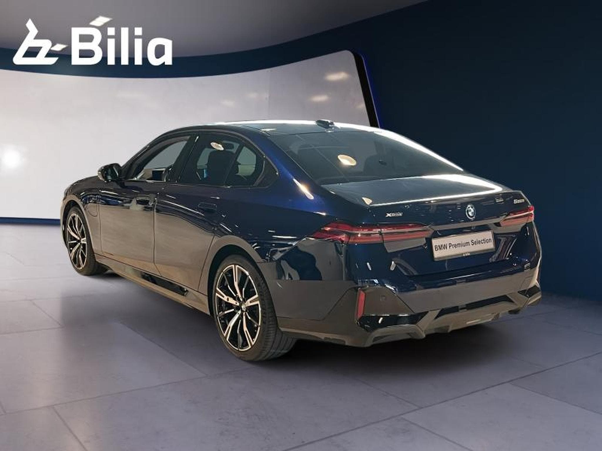 BMW Série 5 550e xDrive Berline (2025) - Photo 6