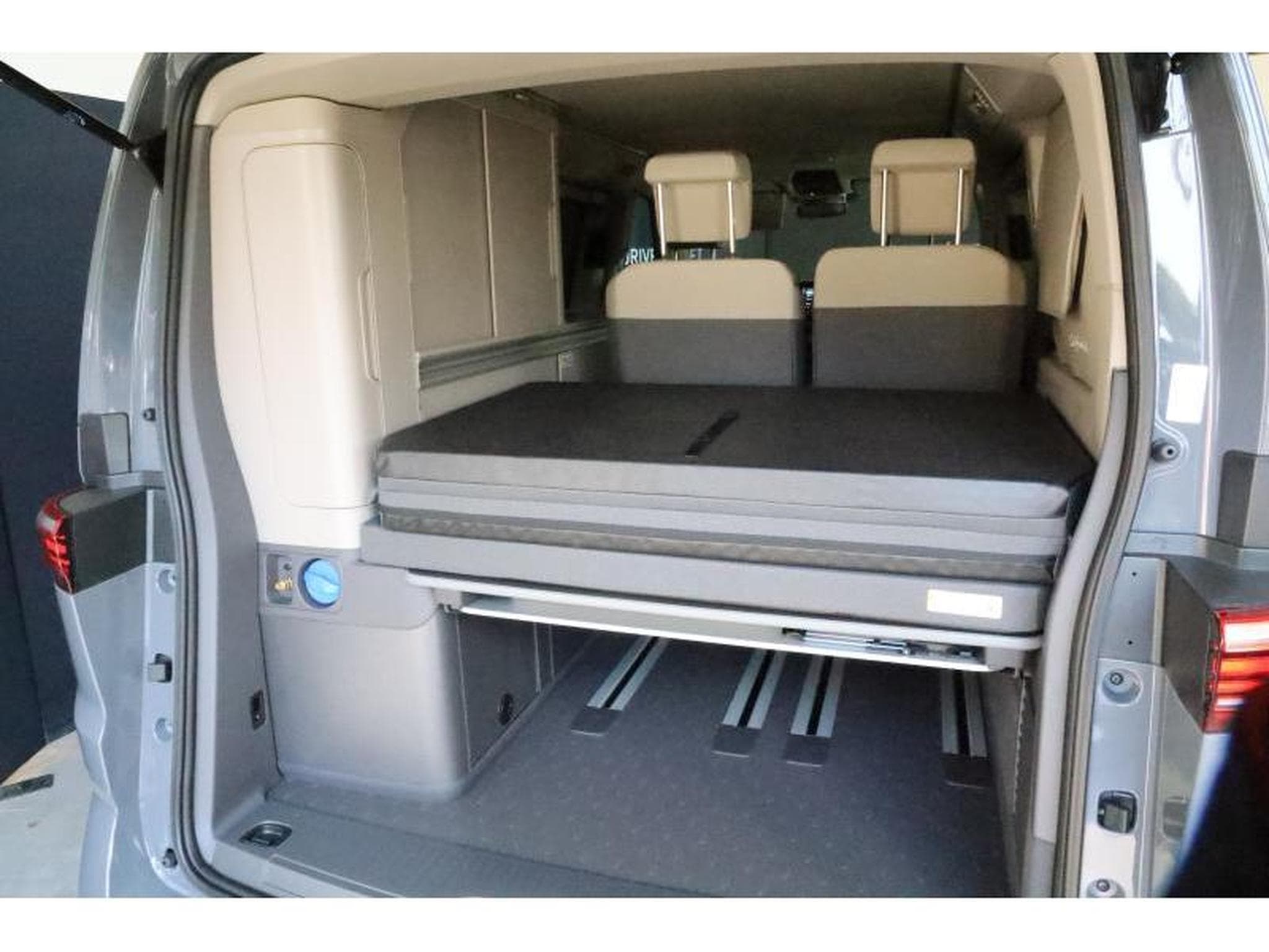 VW California Coast (2025) - Photo 11