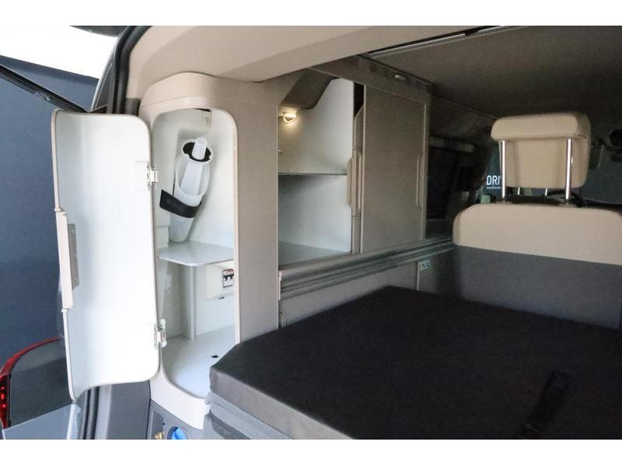 VW California Coast (2025) - Photo 12